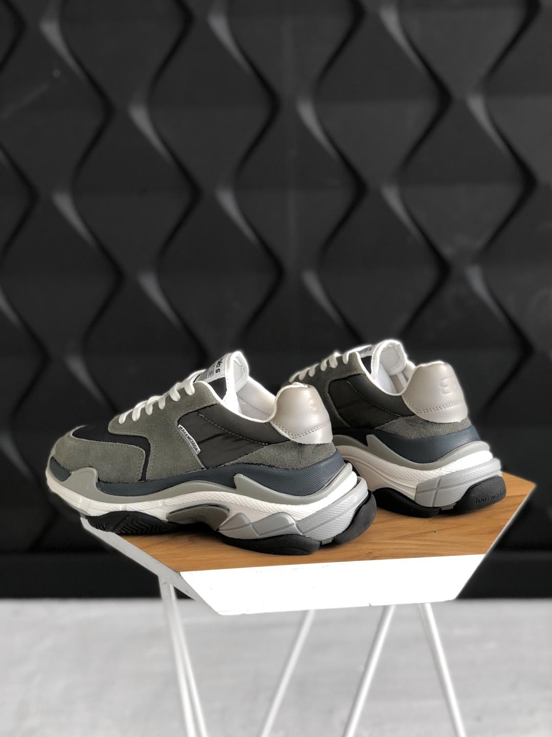 Balenciaga Triple S V2 Grey White