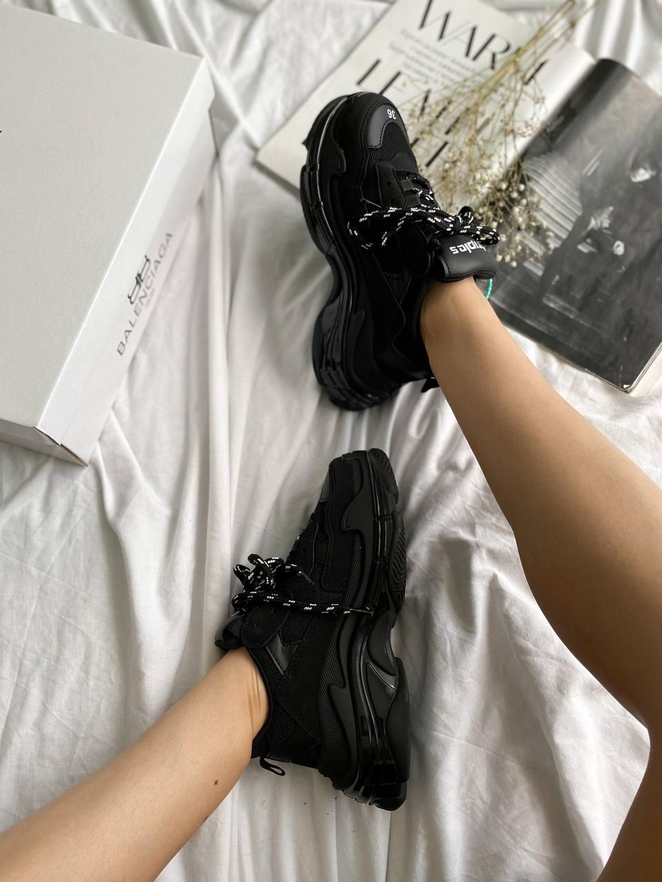 Balenciaga Triple S Clear Sole Black «White Logo» 3