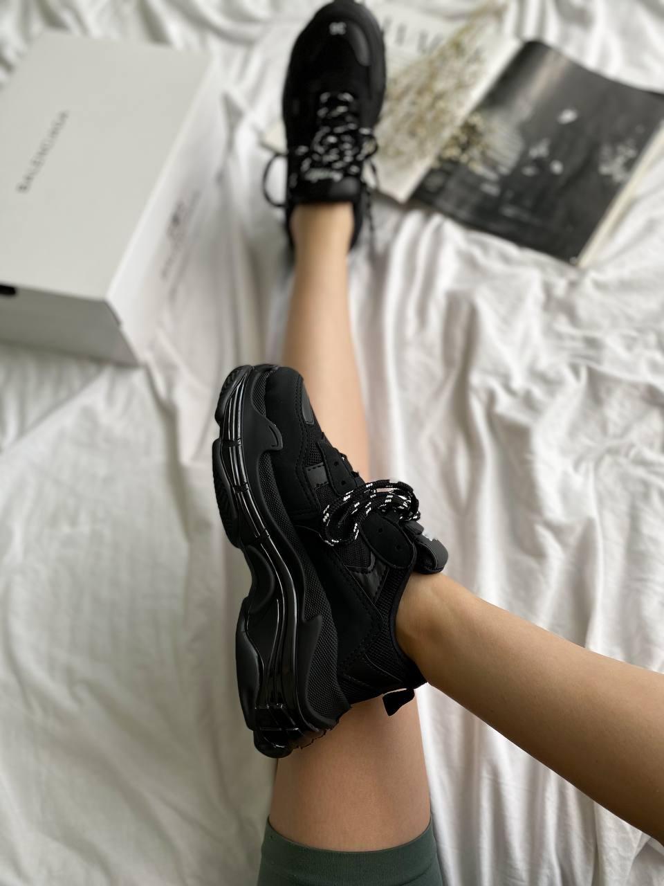 Balenciaga Triple S Clear Sole Black «White Logo» 3