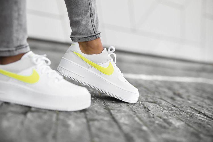 Nike Air Force 1 Sage White Lemon Venom