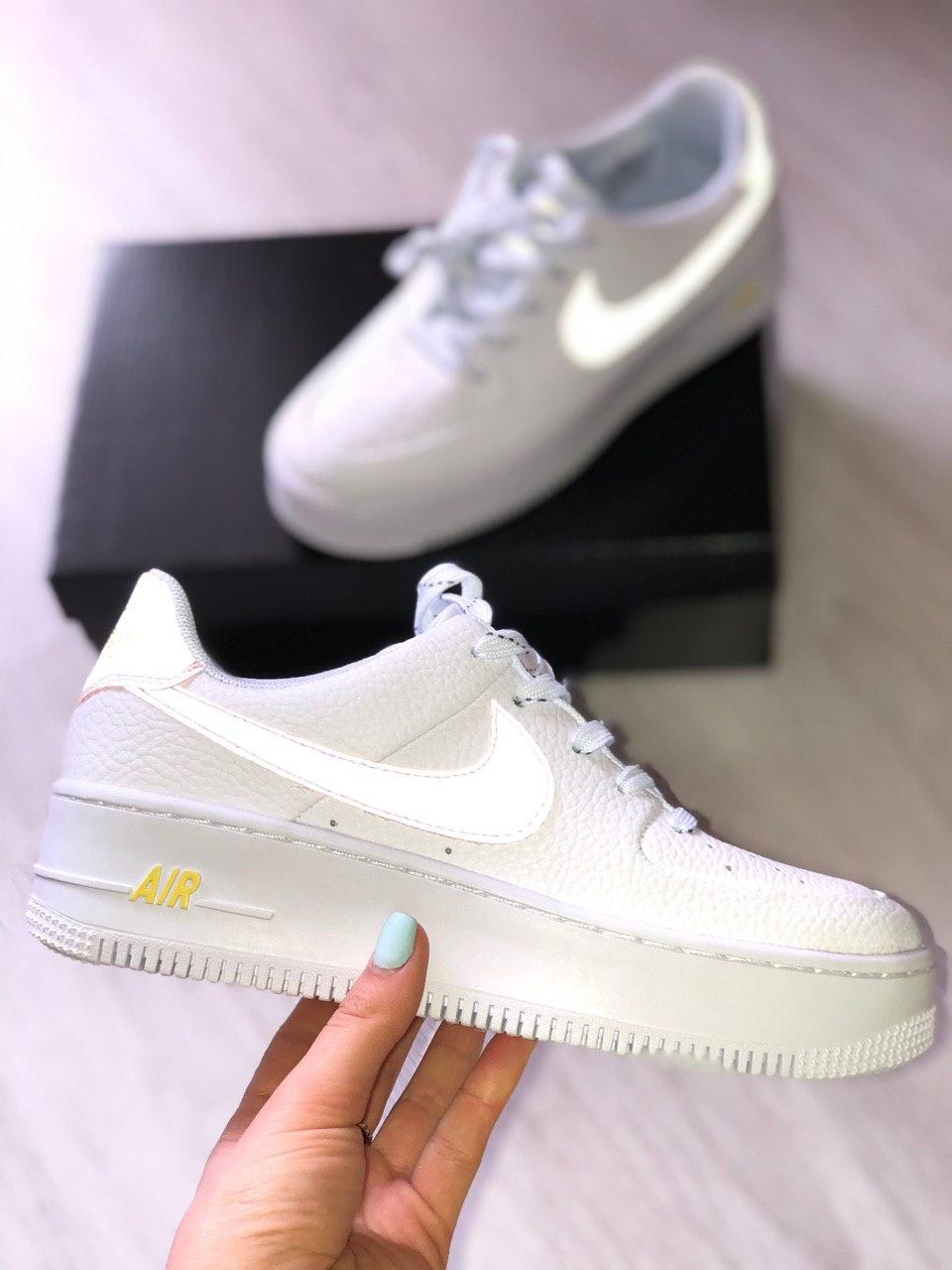 Nike Air Force 1 White Pink Reflective