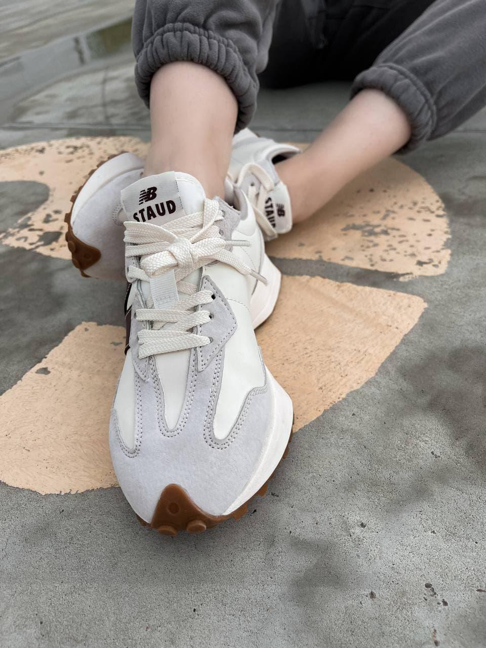 New Balance 327 Staud