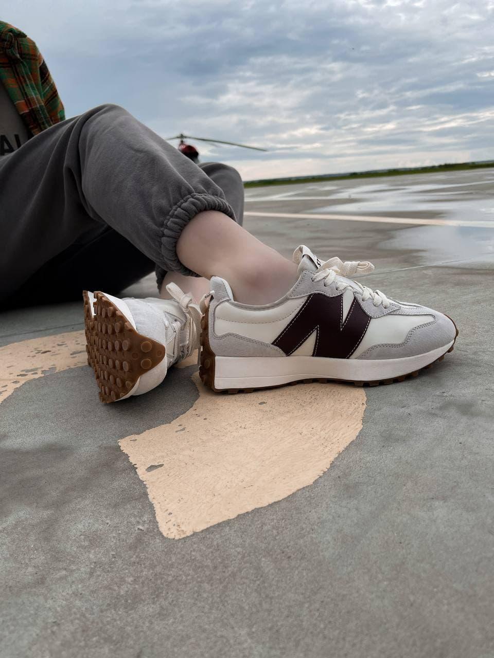 New Balance 327 Staud