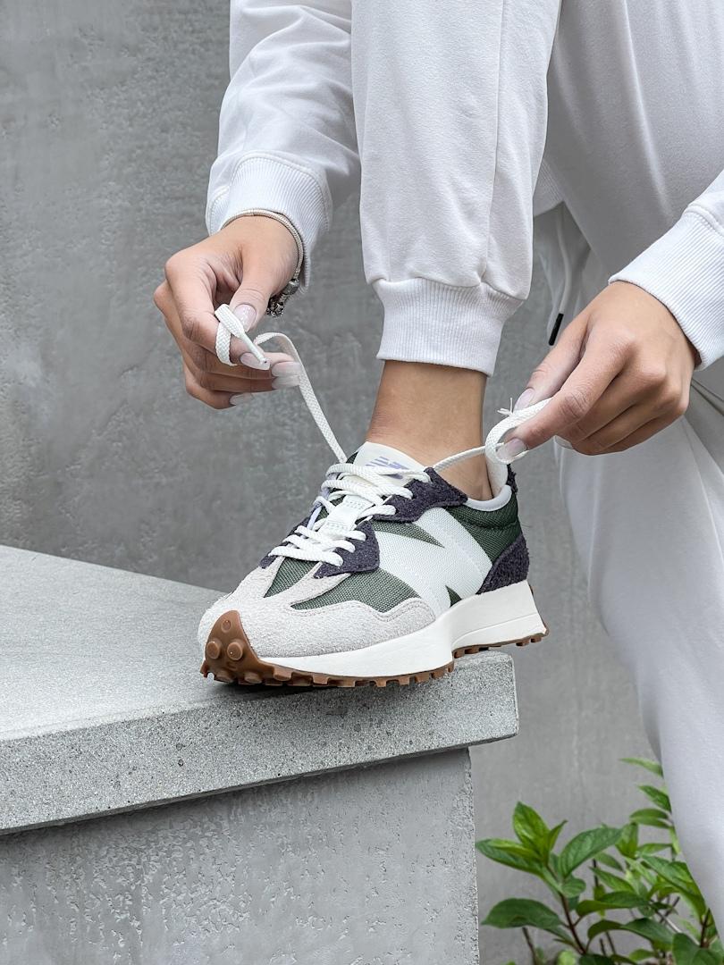 New Balance 327 Beige Khaki Violet