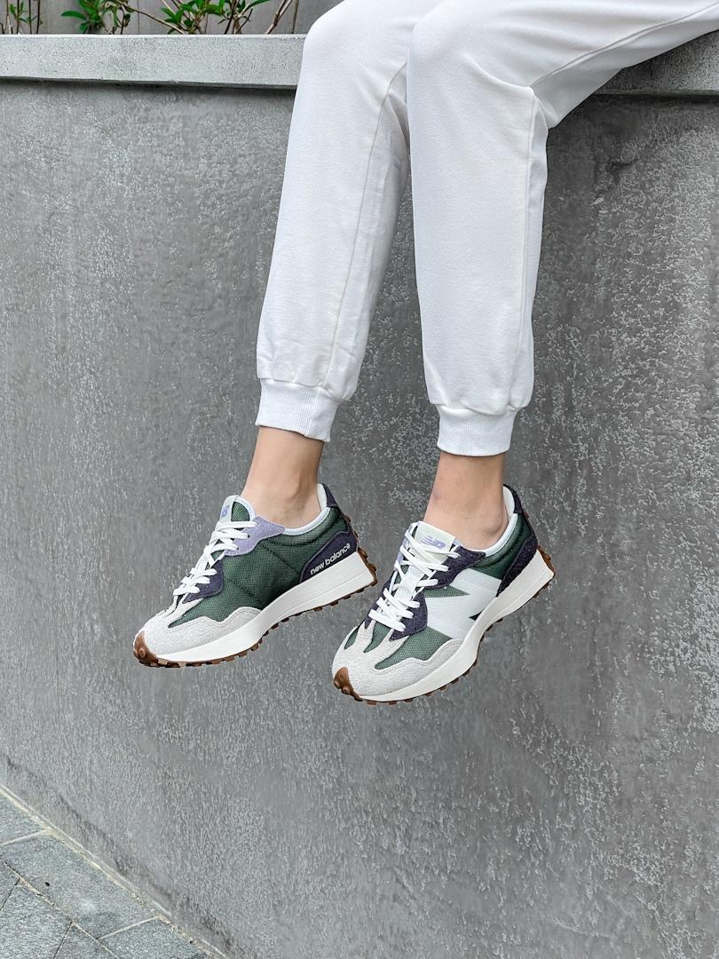 New Balance 327 Beige Khaki Violet