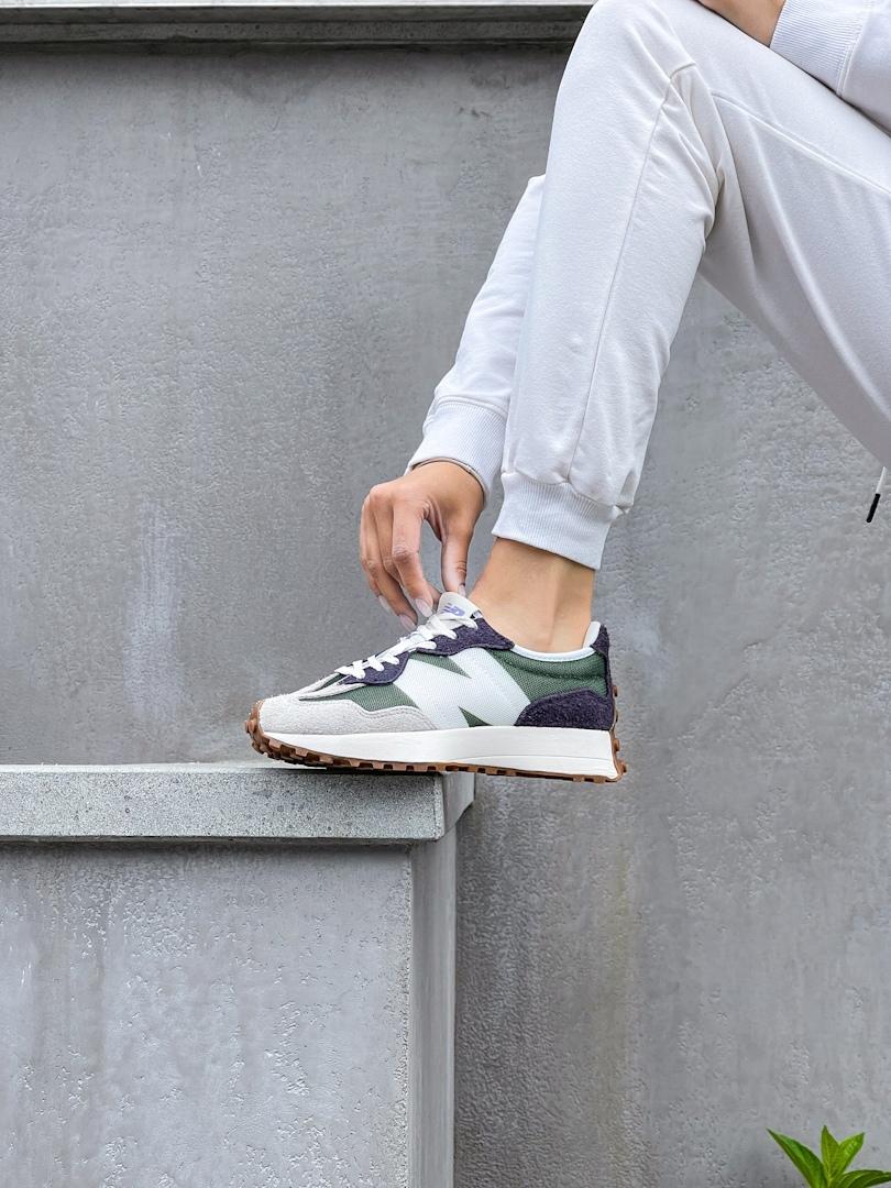 New Balance 327 Beige Khaki Violet