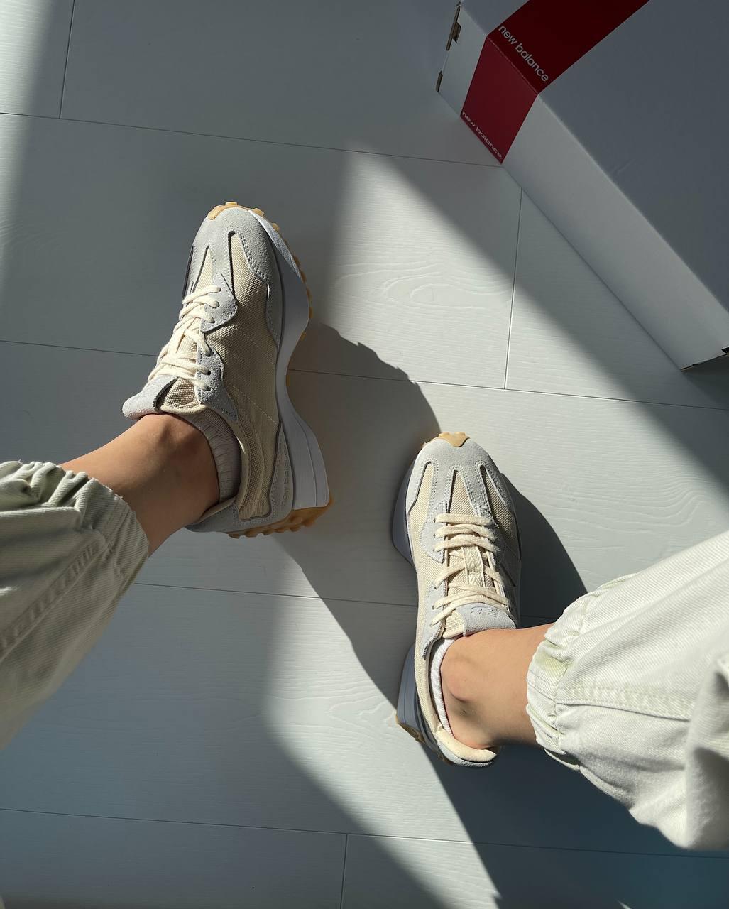 New Balance 327 Beige Grey White