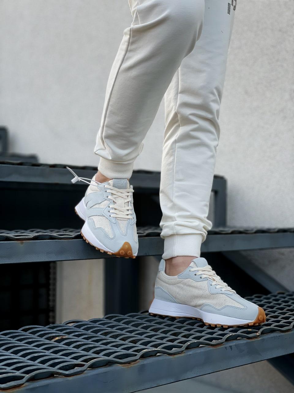 New Balance 327 Beige Light Grey
