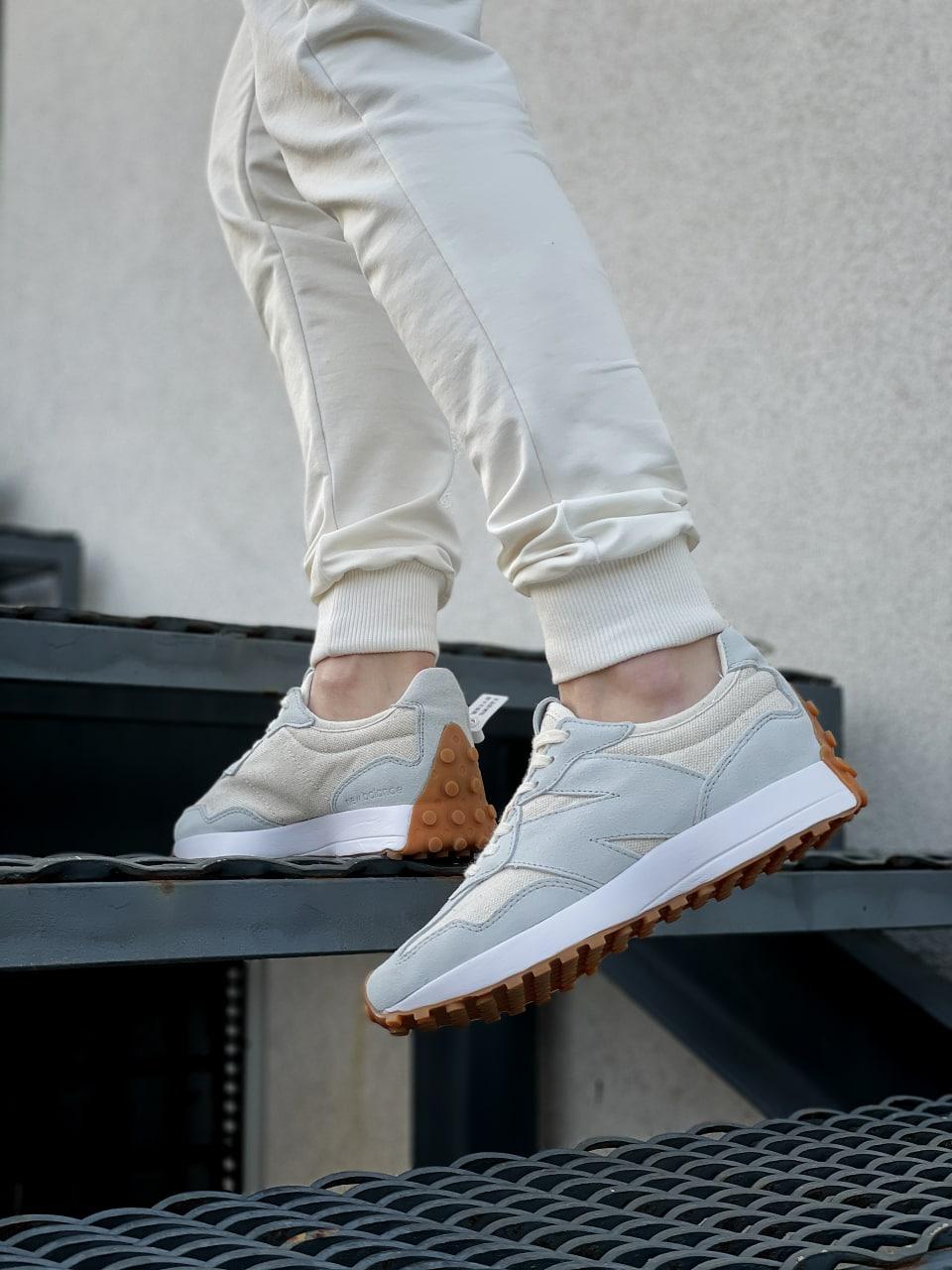 New Balance 327 Beige Light Grey