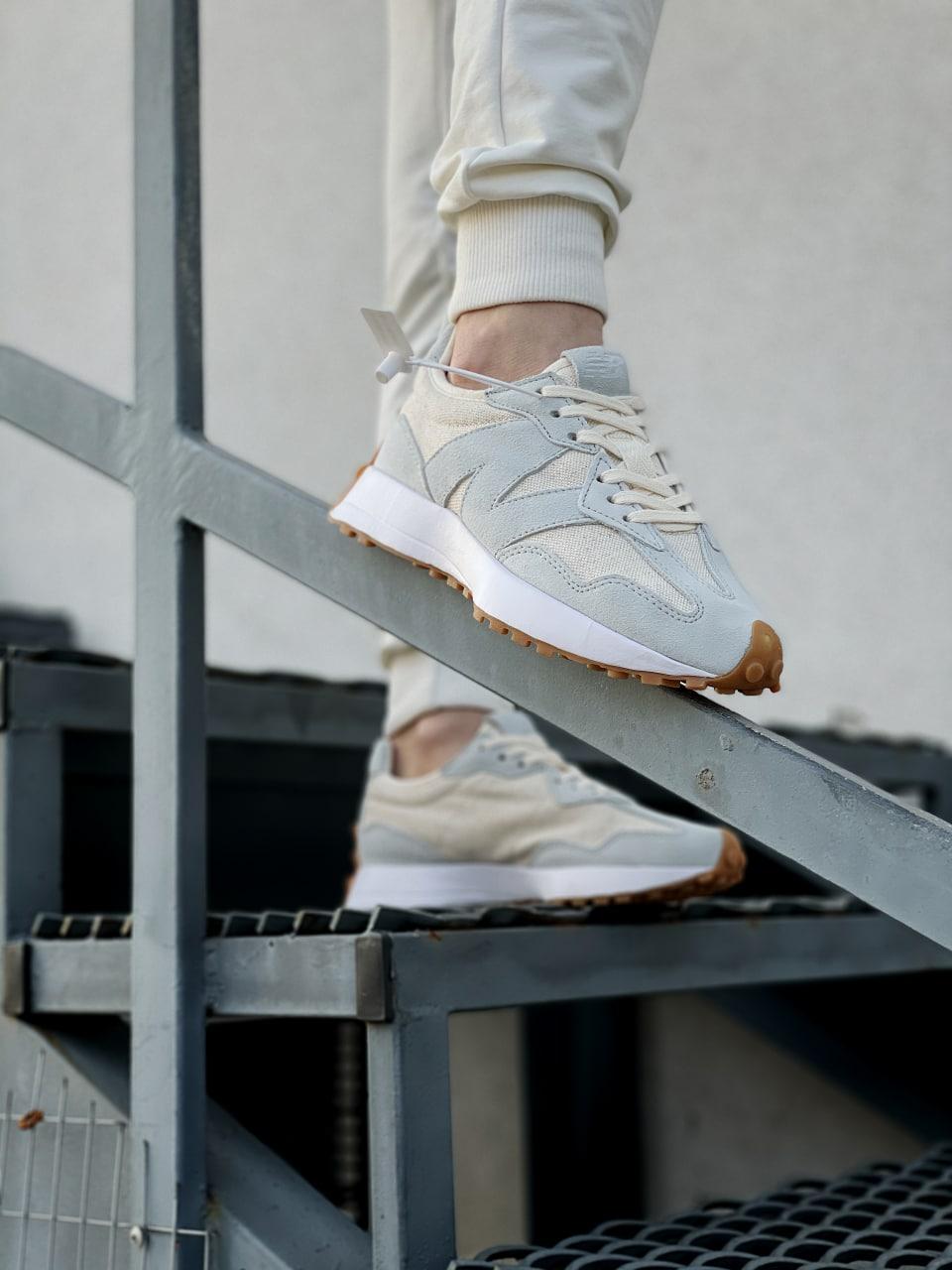 New Balance 327 Beige Light Grey