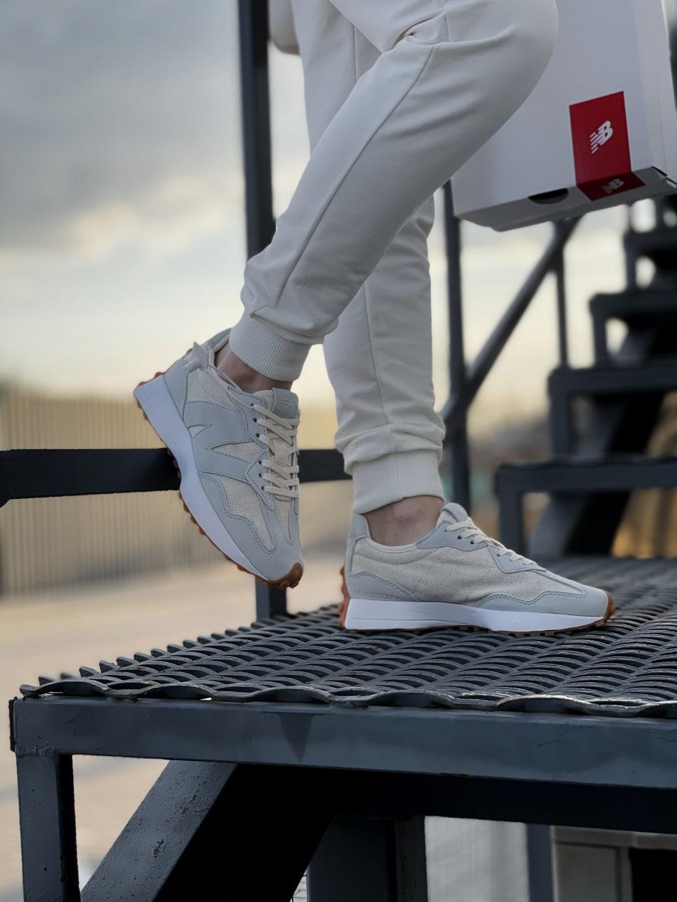 New Balance 327 Beige Light Grey