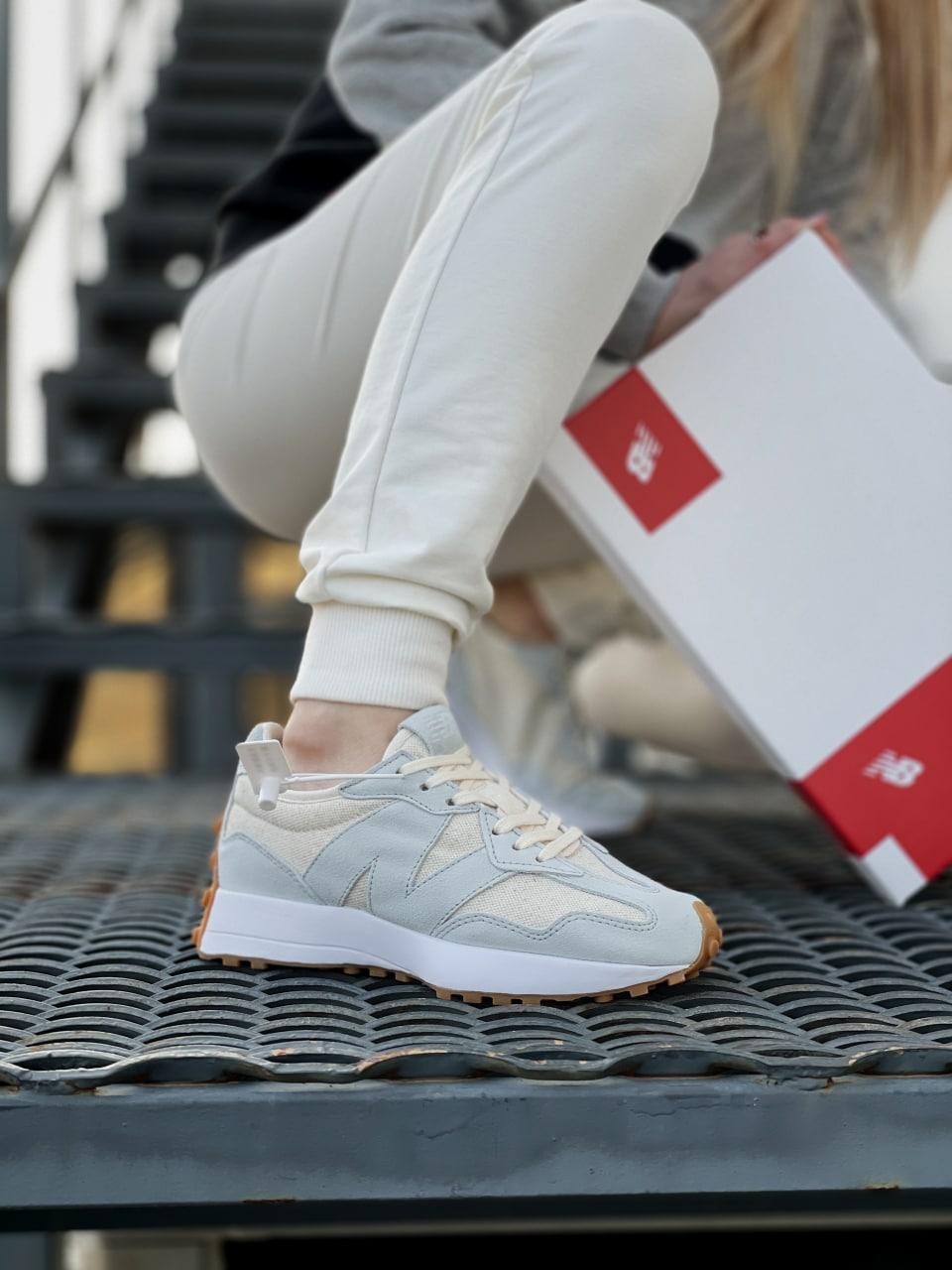 New Balance 327 Beige Light Grey