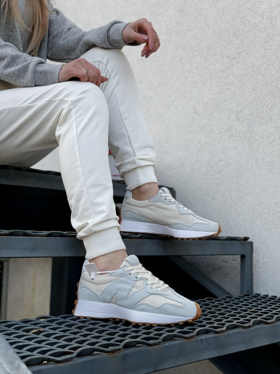 New Balance 327 Beige Light Grey