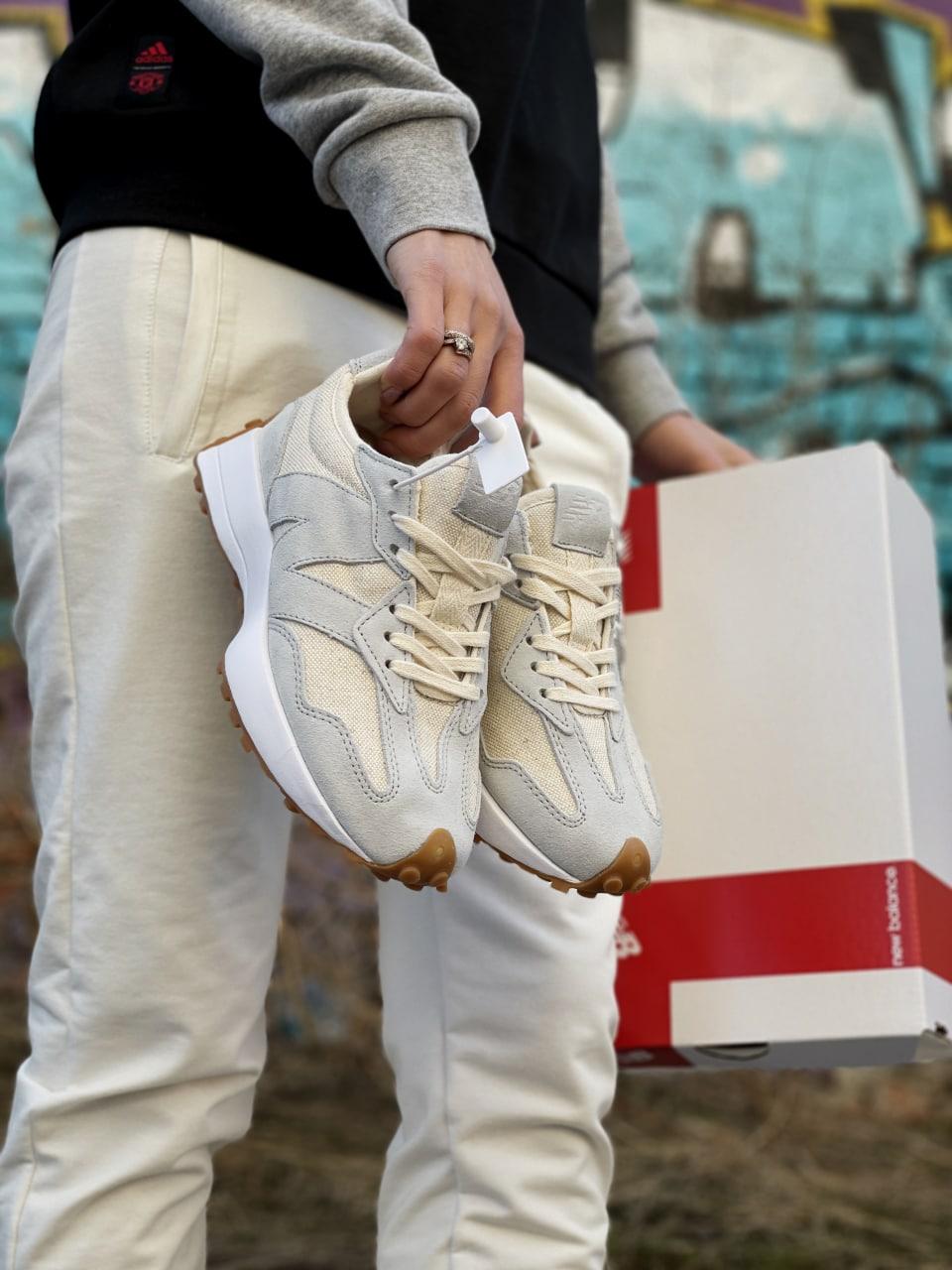 New Balance 327 Beige Light Grey