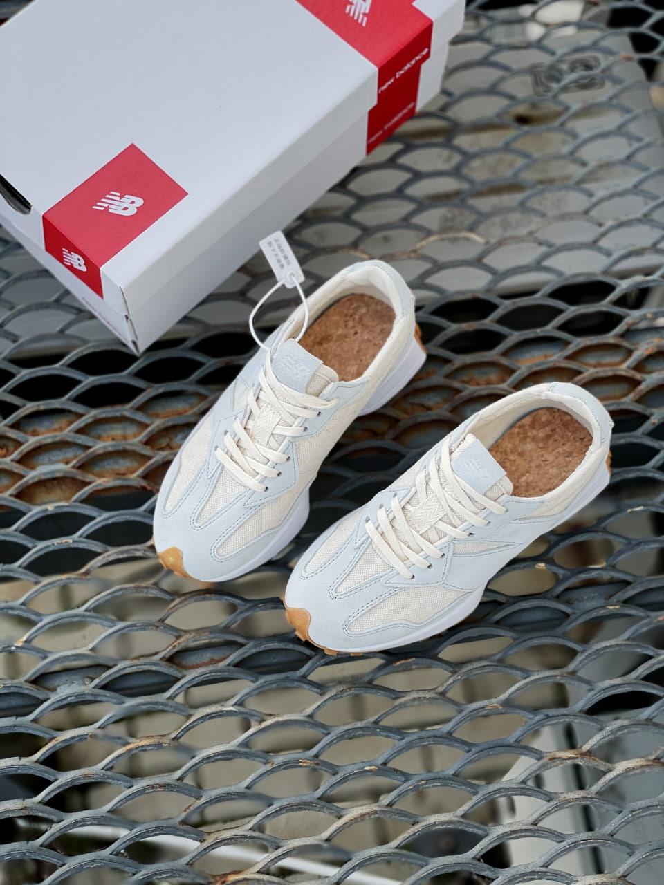 New Balance 327 Beige Light Grey