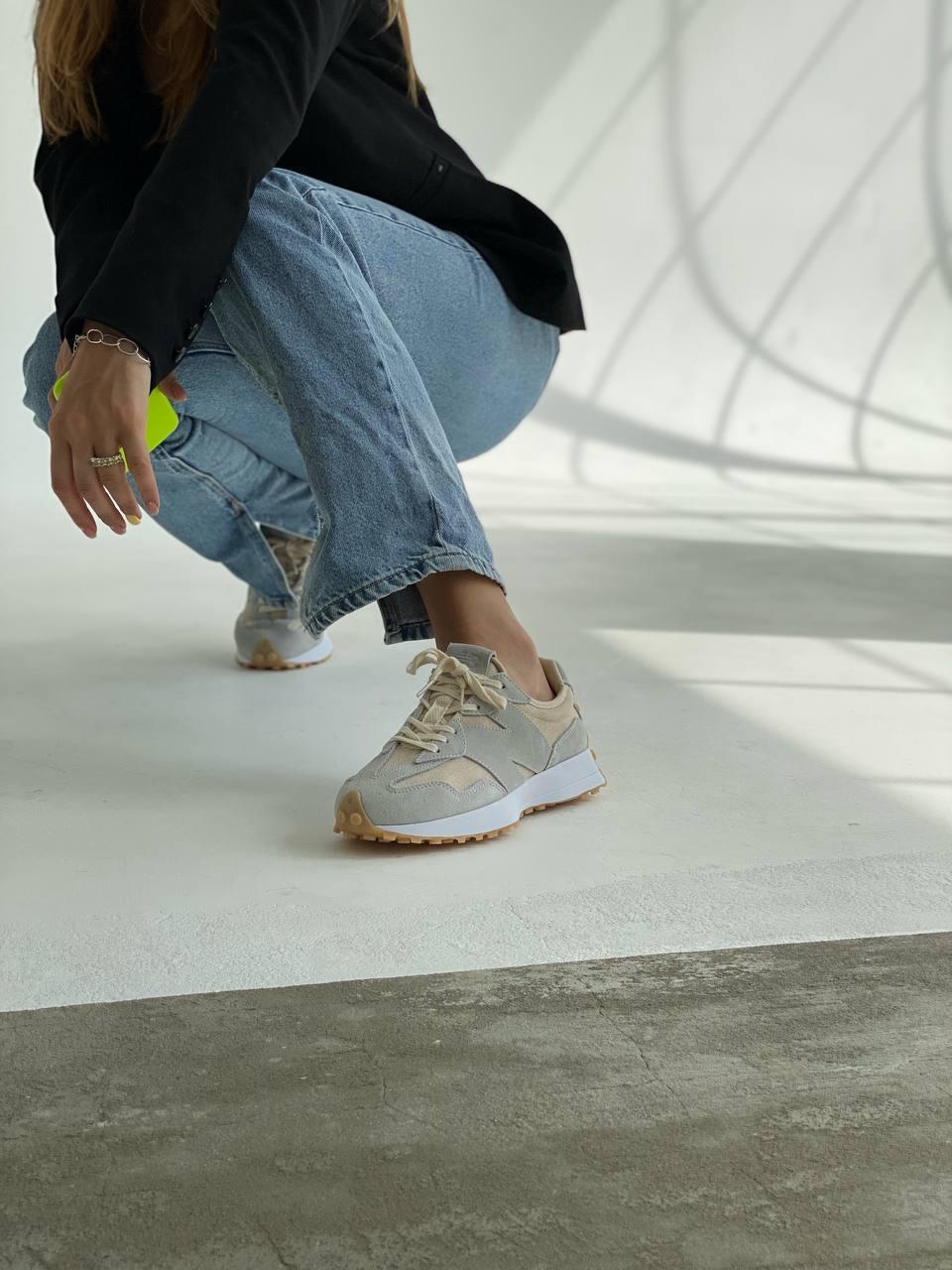 New Balance 327 Beige Light Grey