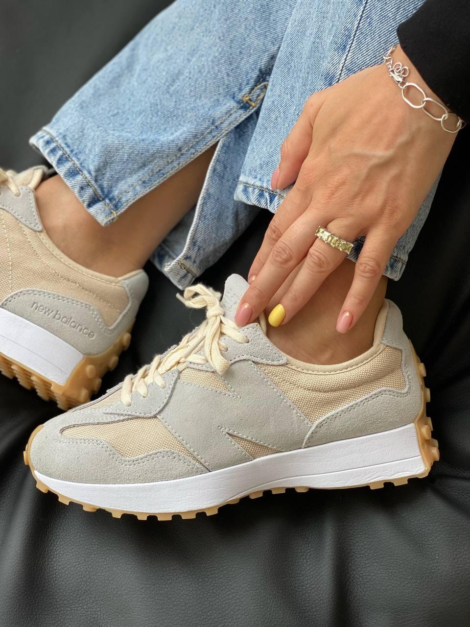New Balance 327 Beige Light Grey