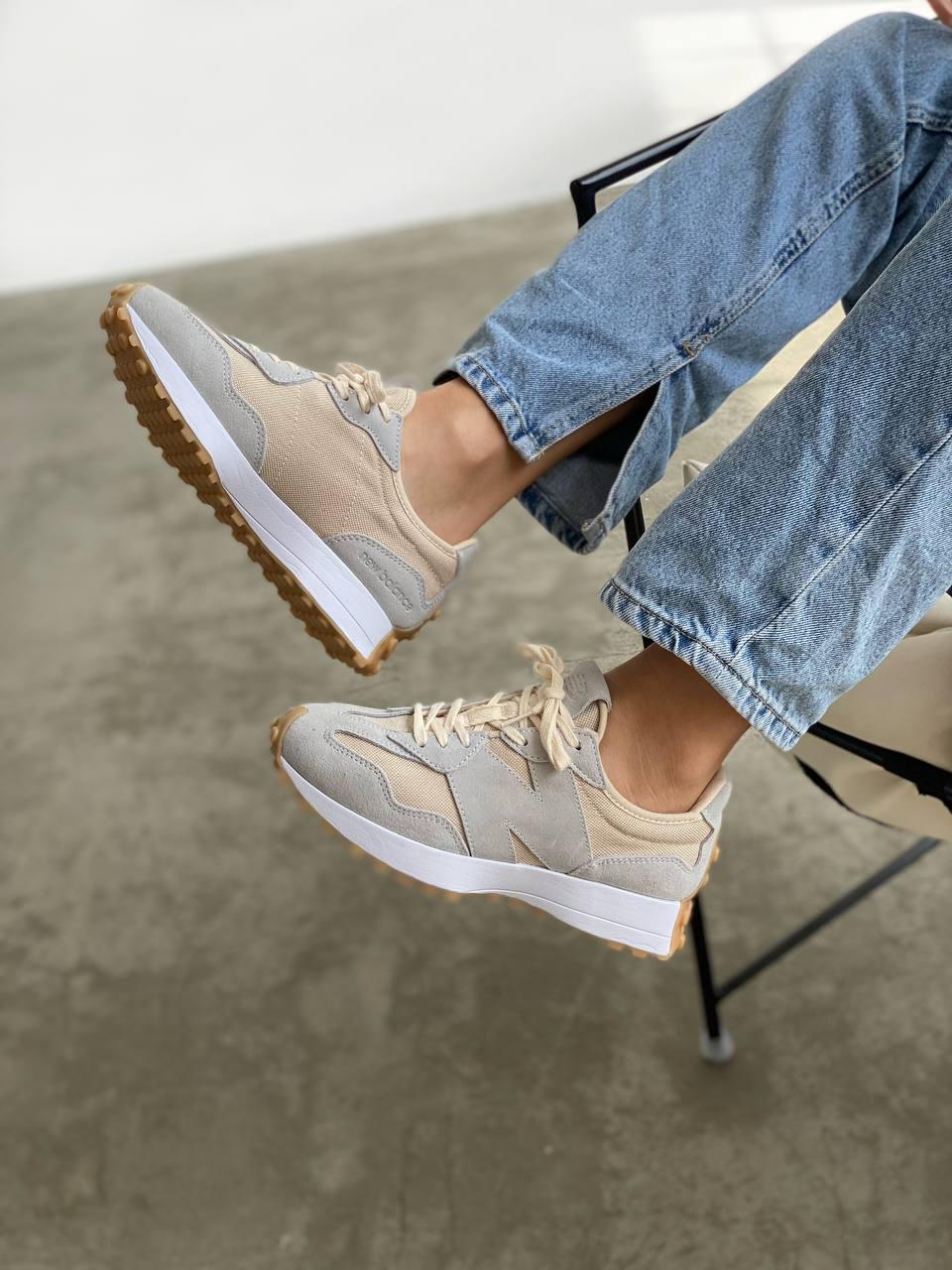 New Balance 327 Beige Light Grey