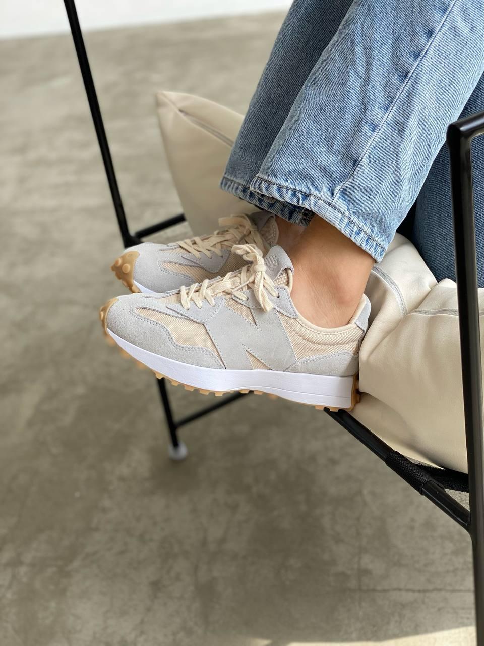 New Balance 327 Beige Light Grey