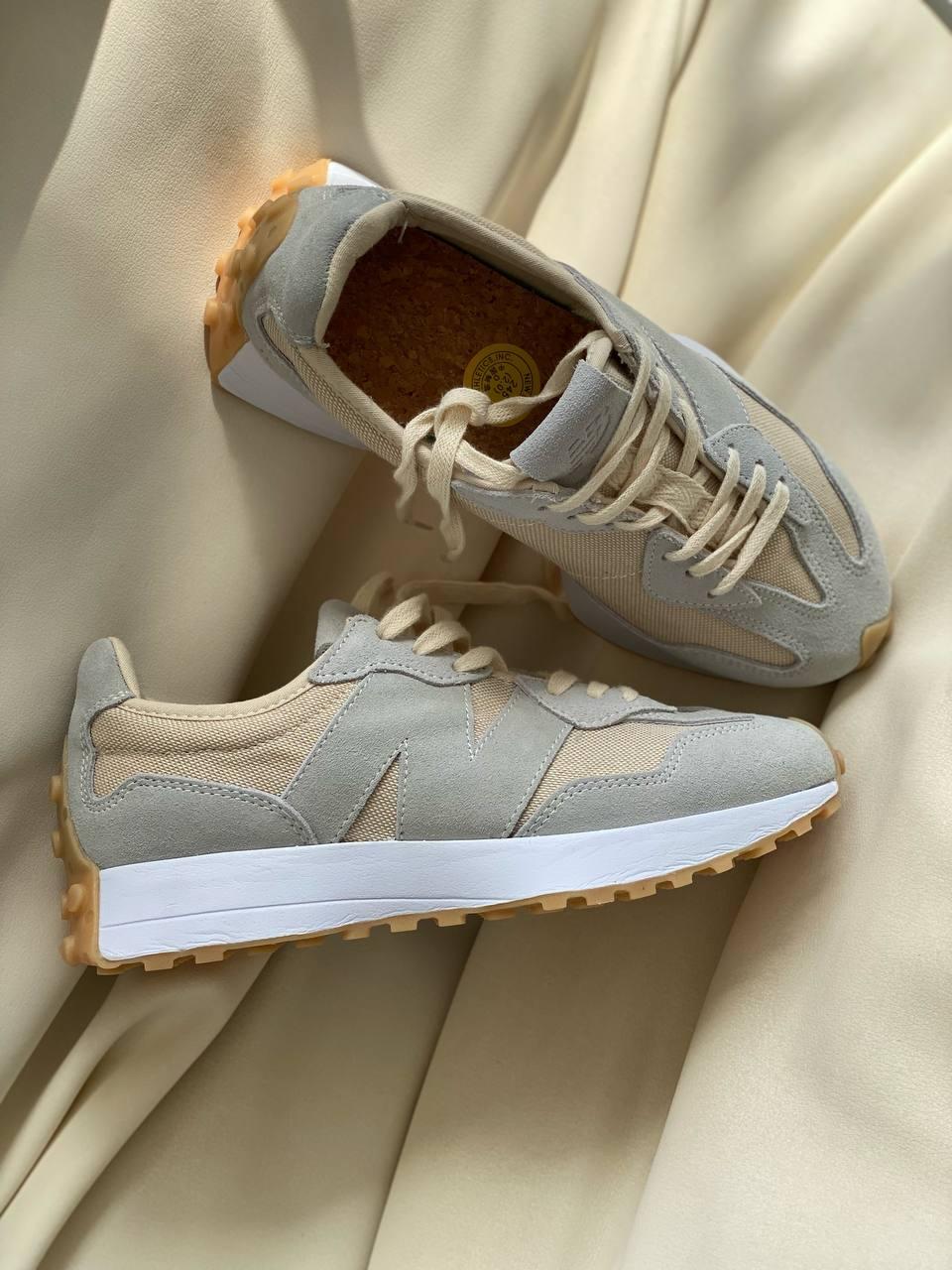 New Balance 327 Beige Light Grey
