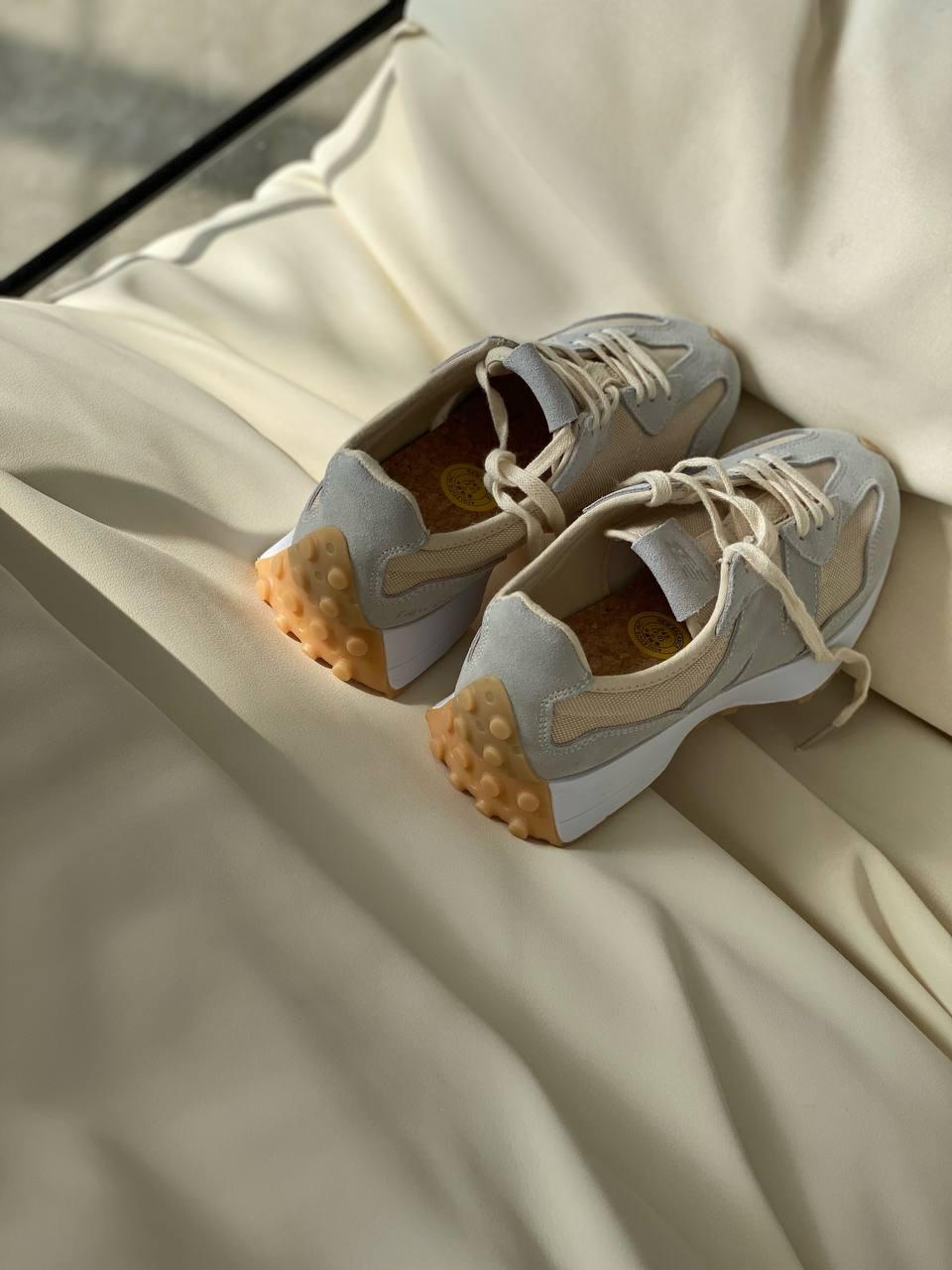 New Balance 327 Beige Light Grey