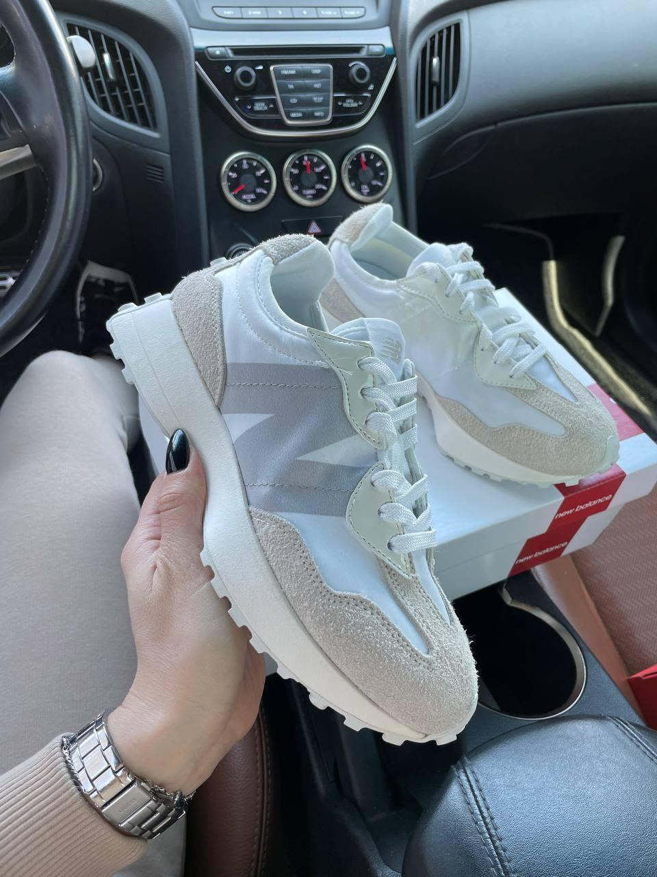 New Balance 327 Beige White