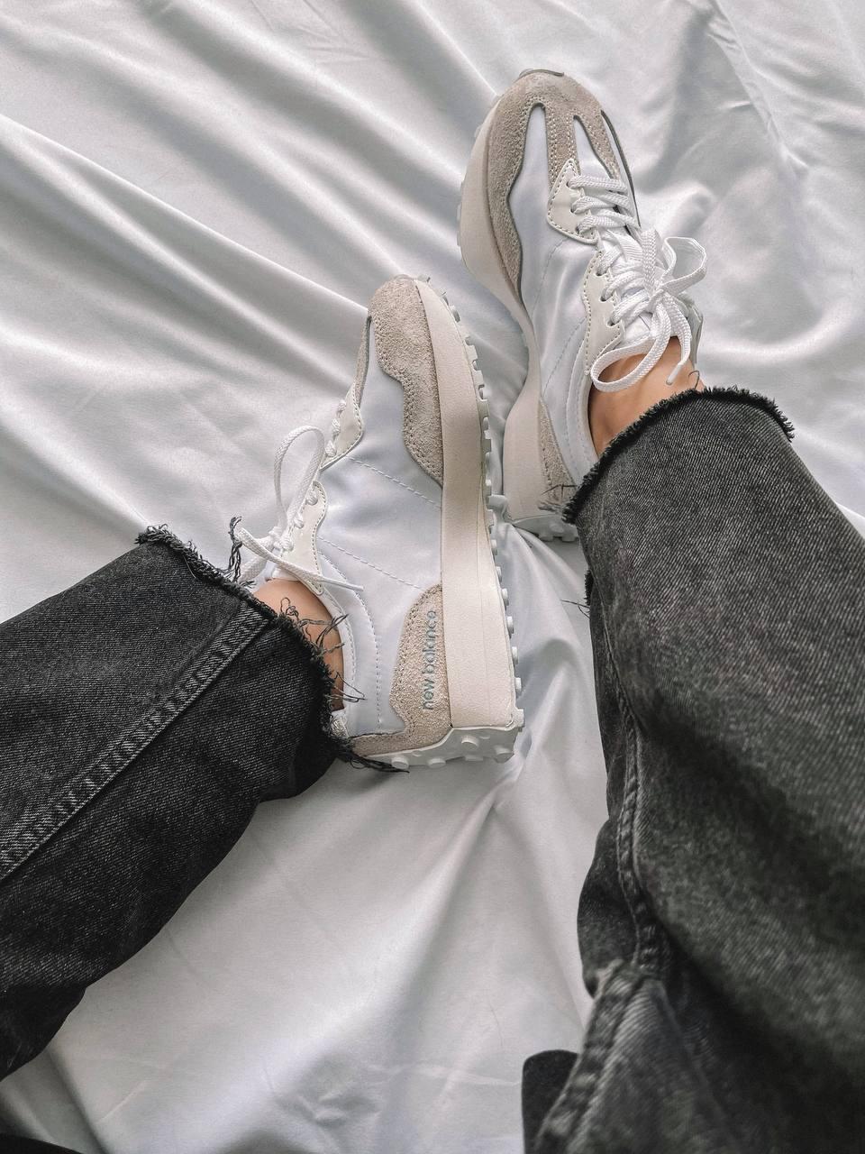 New Balance 327 Beige White