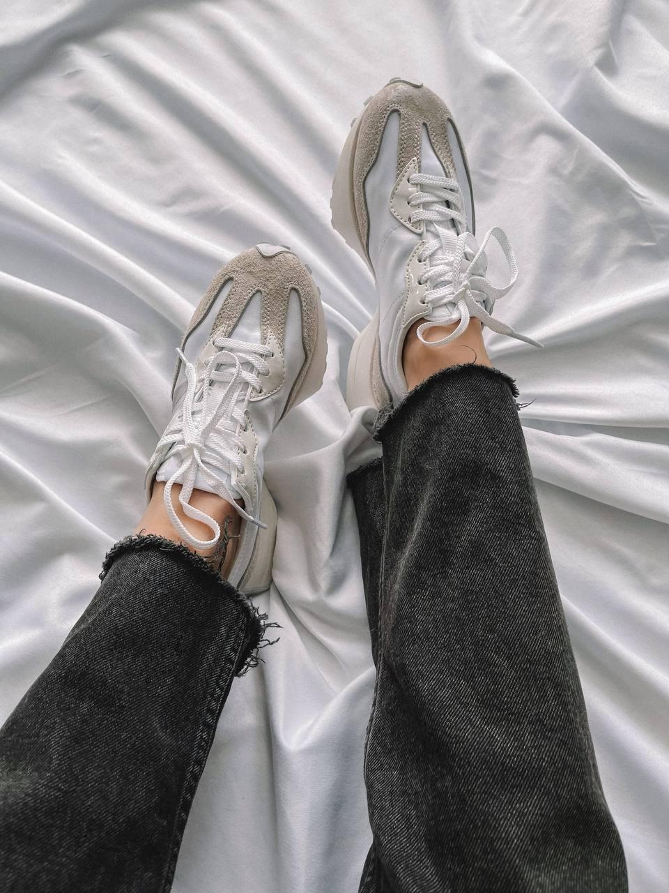New Balance 327 Beige White