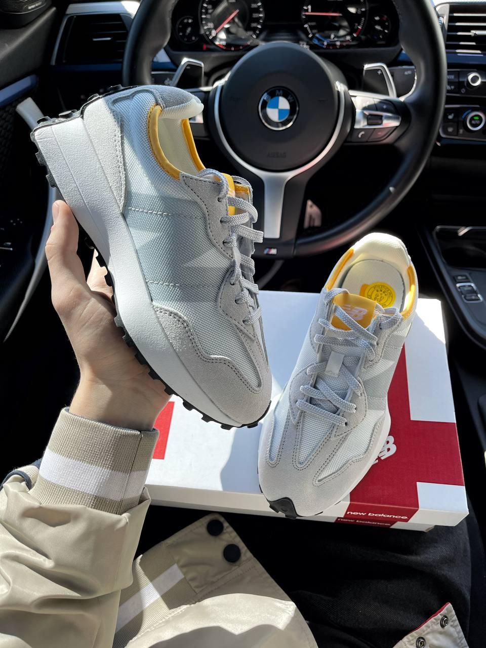 New Balance 327 Light Beige