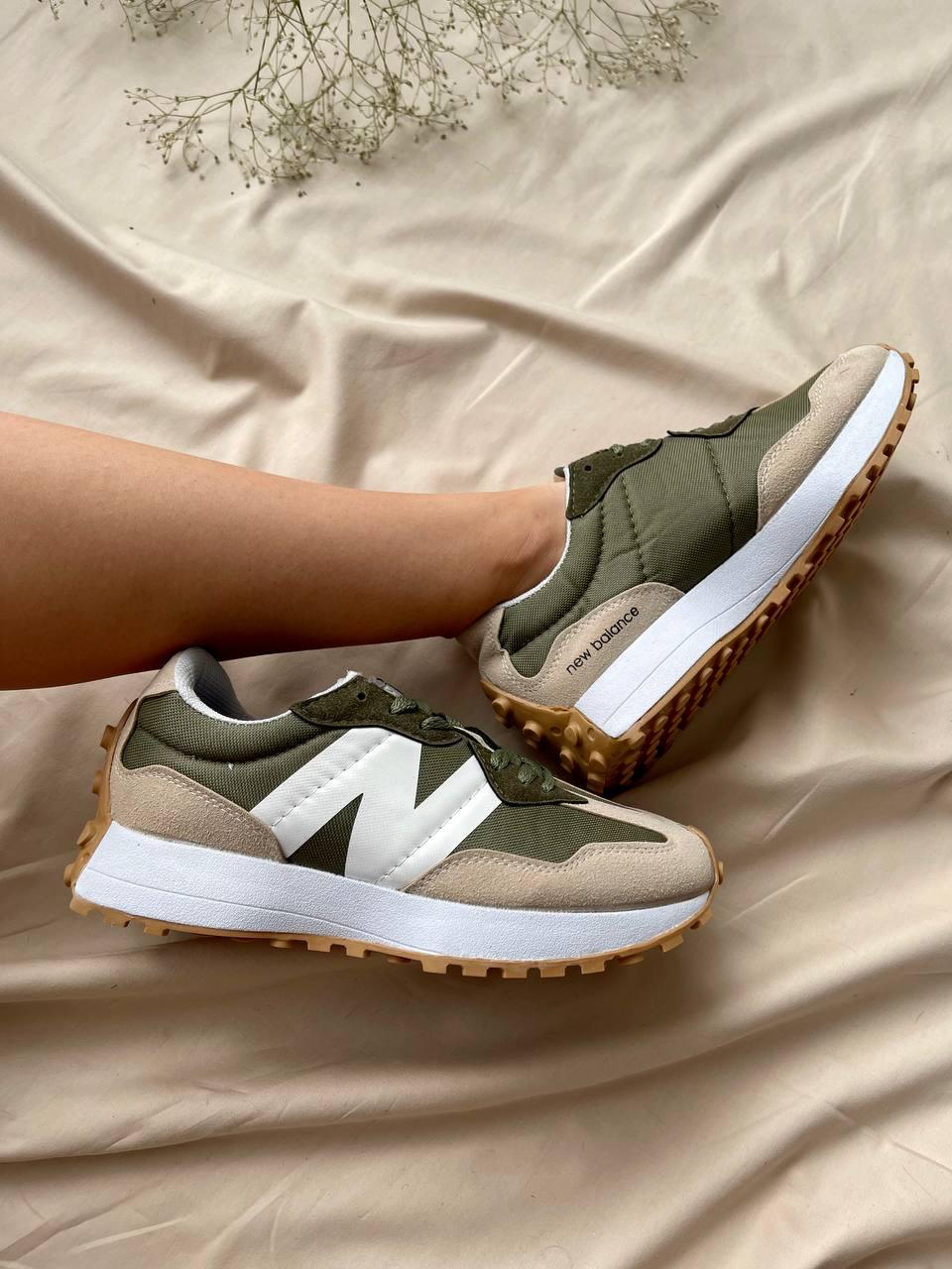 New Balance 327 Khaki Beige