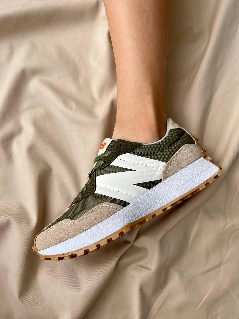 New Balance 327 Khaki Beige