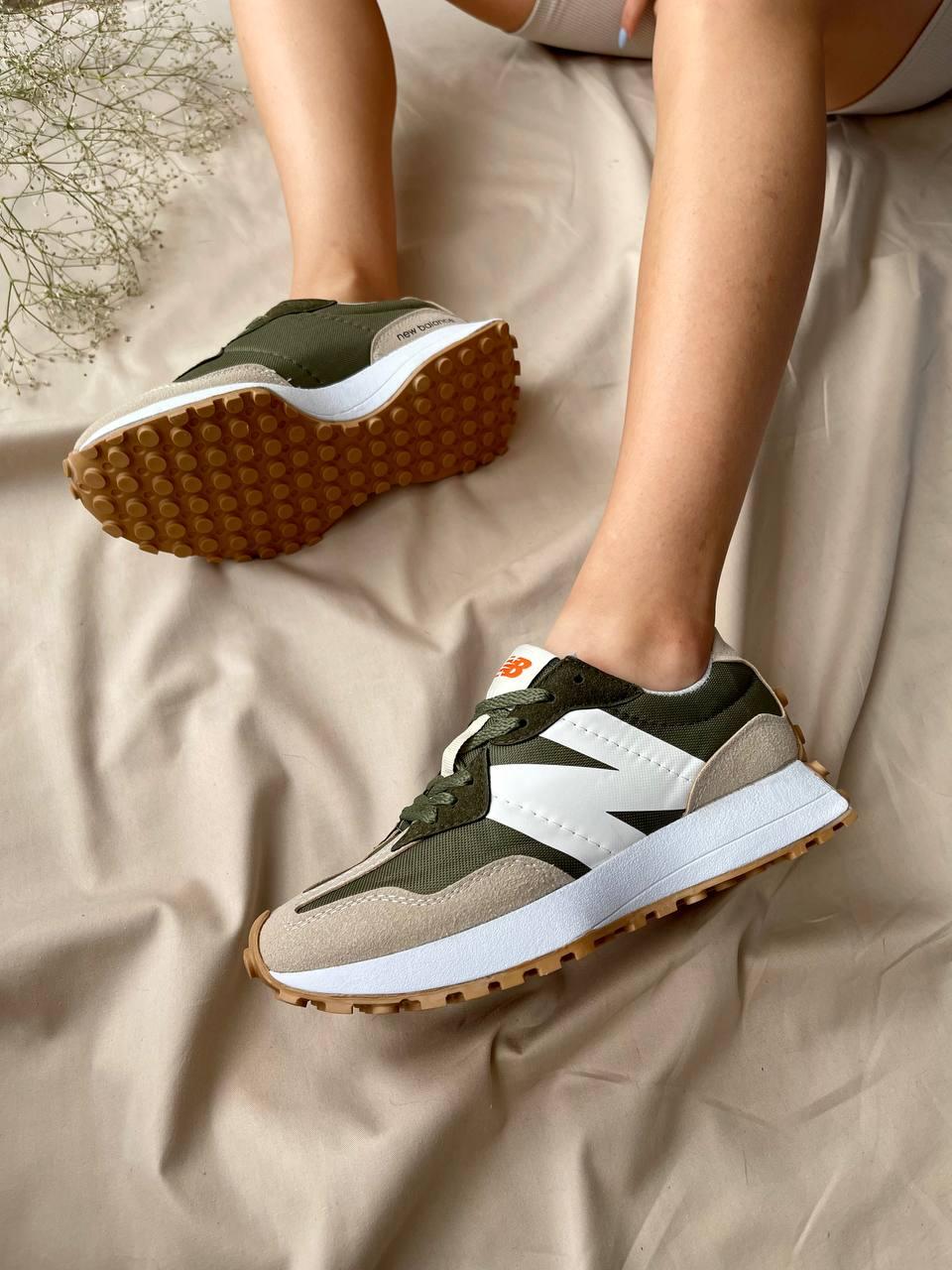 New Balance 327 Khaki Beige