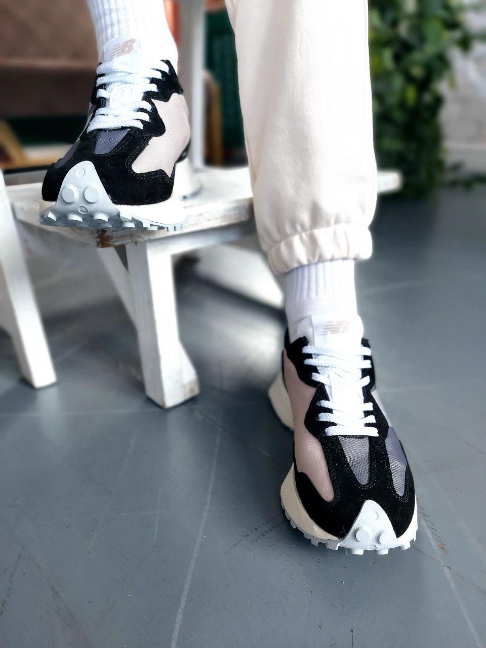 New Balance 327 Black Beige White