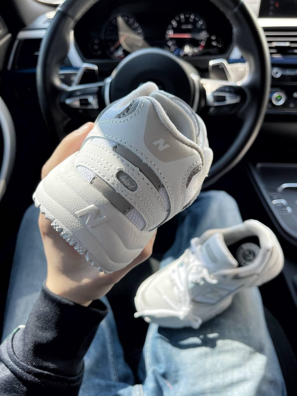 New Balance 452 WX White