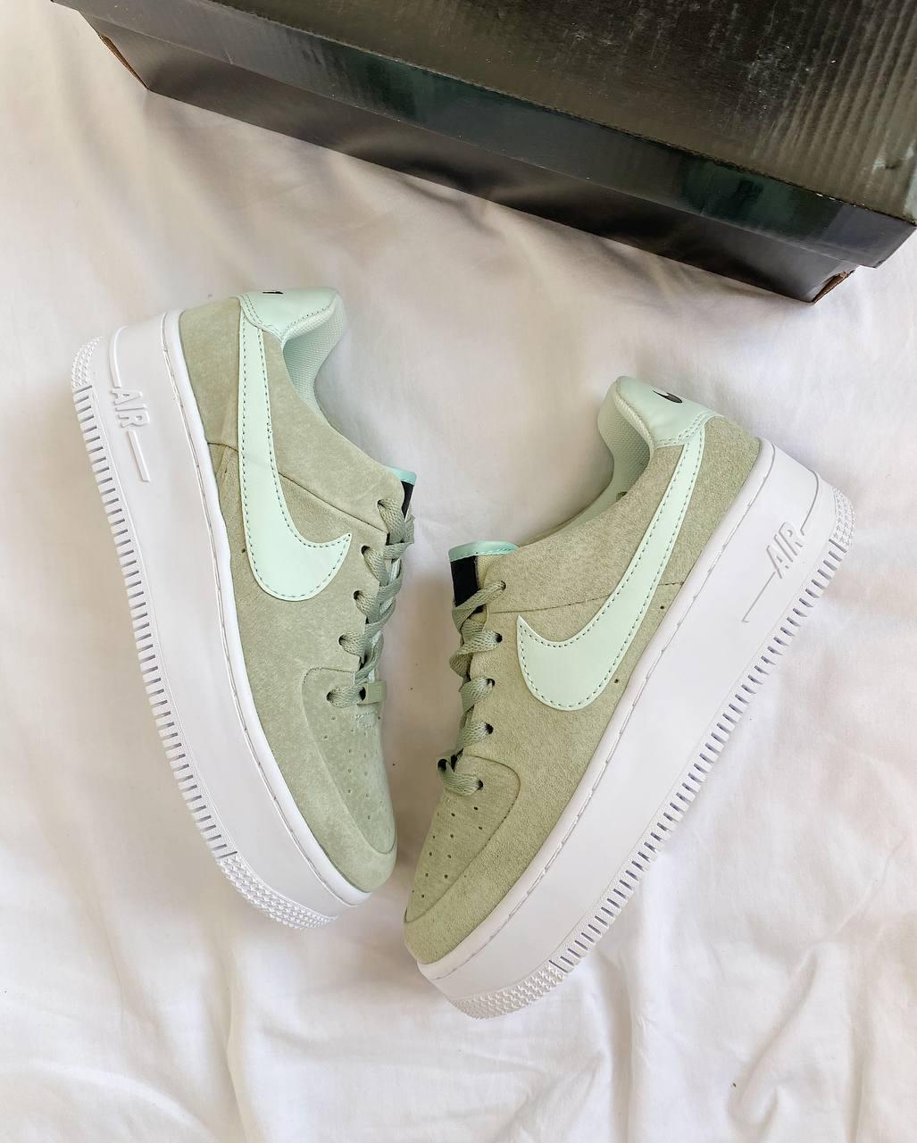 Nike Air Force 1 Sage Light Green