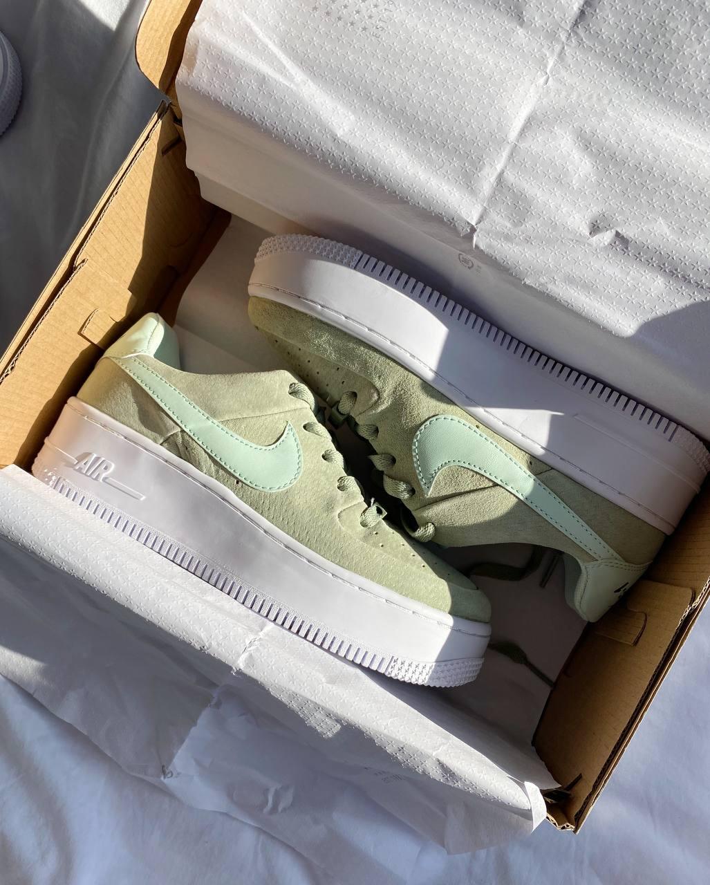 Nike Air Force 1 Sage Light Green