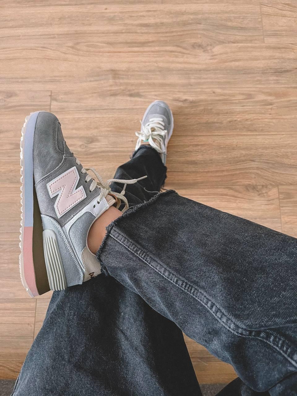 New Balance 574 Grey Beige Pink
