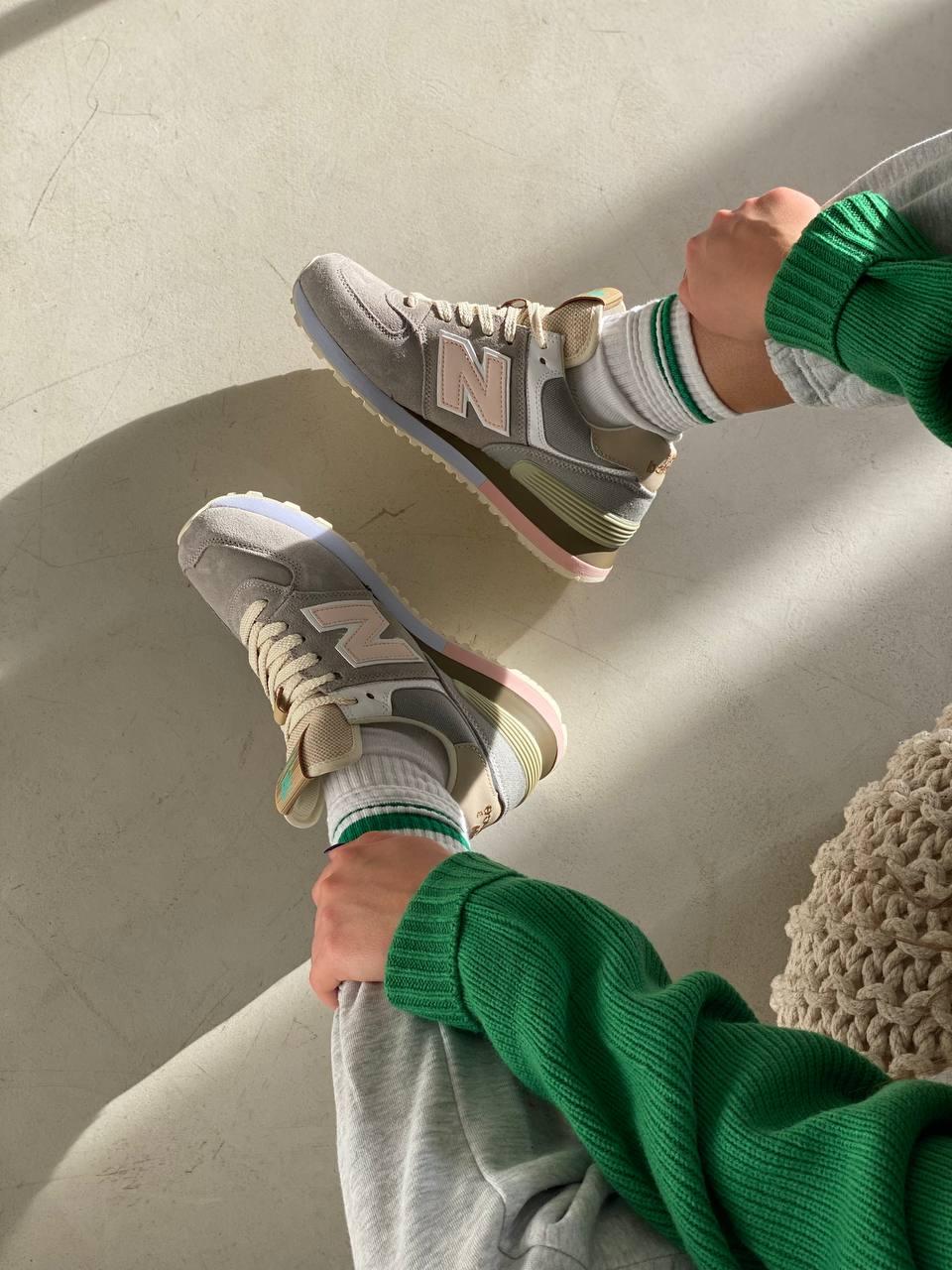New Balance 574 Grey Beige Pink