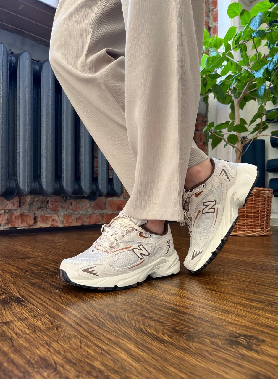 New Balance 725 Series Low Tops Retro Unisex Beige