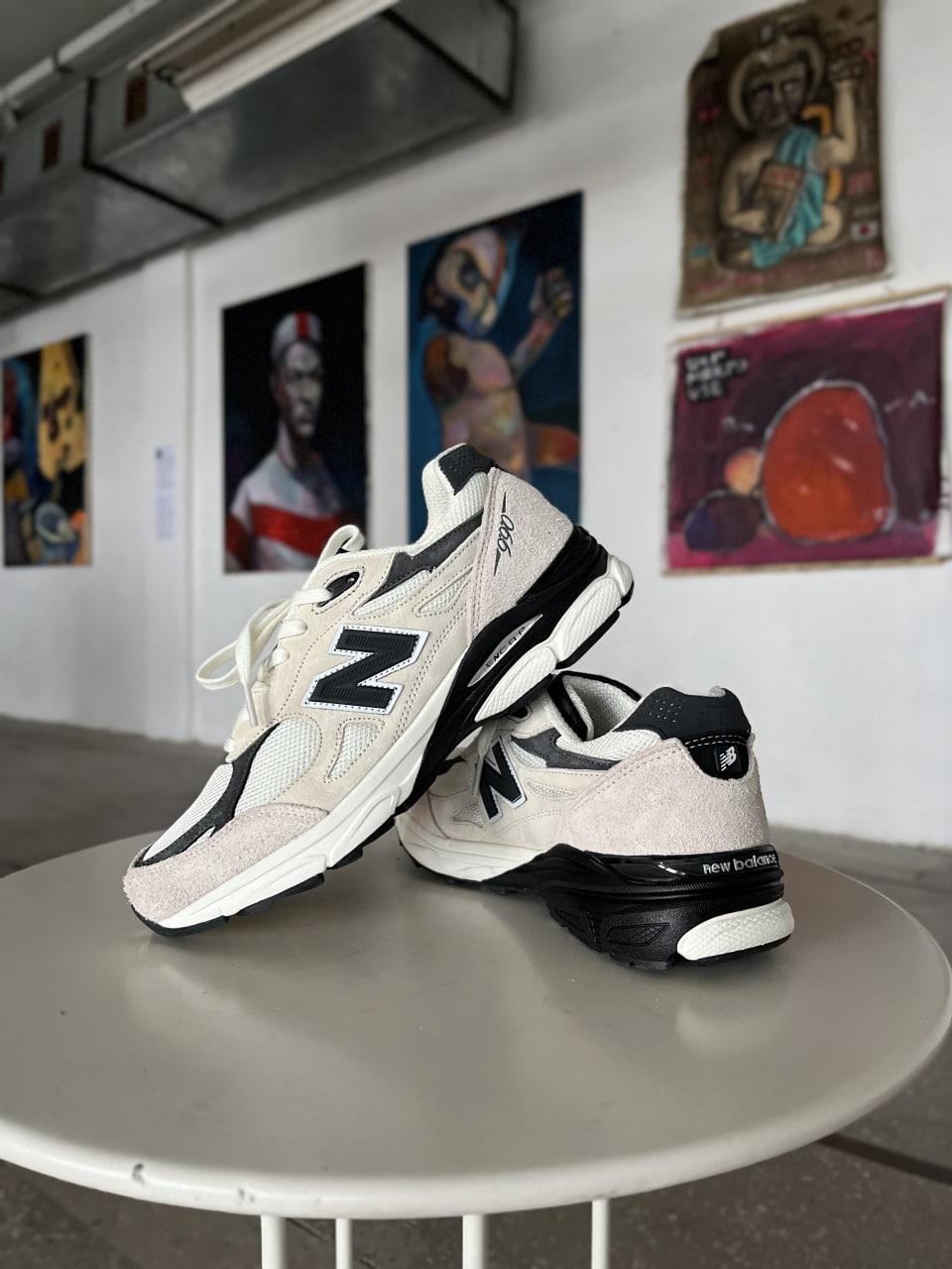 New Balance 990 Beige Black