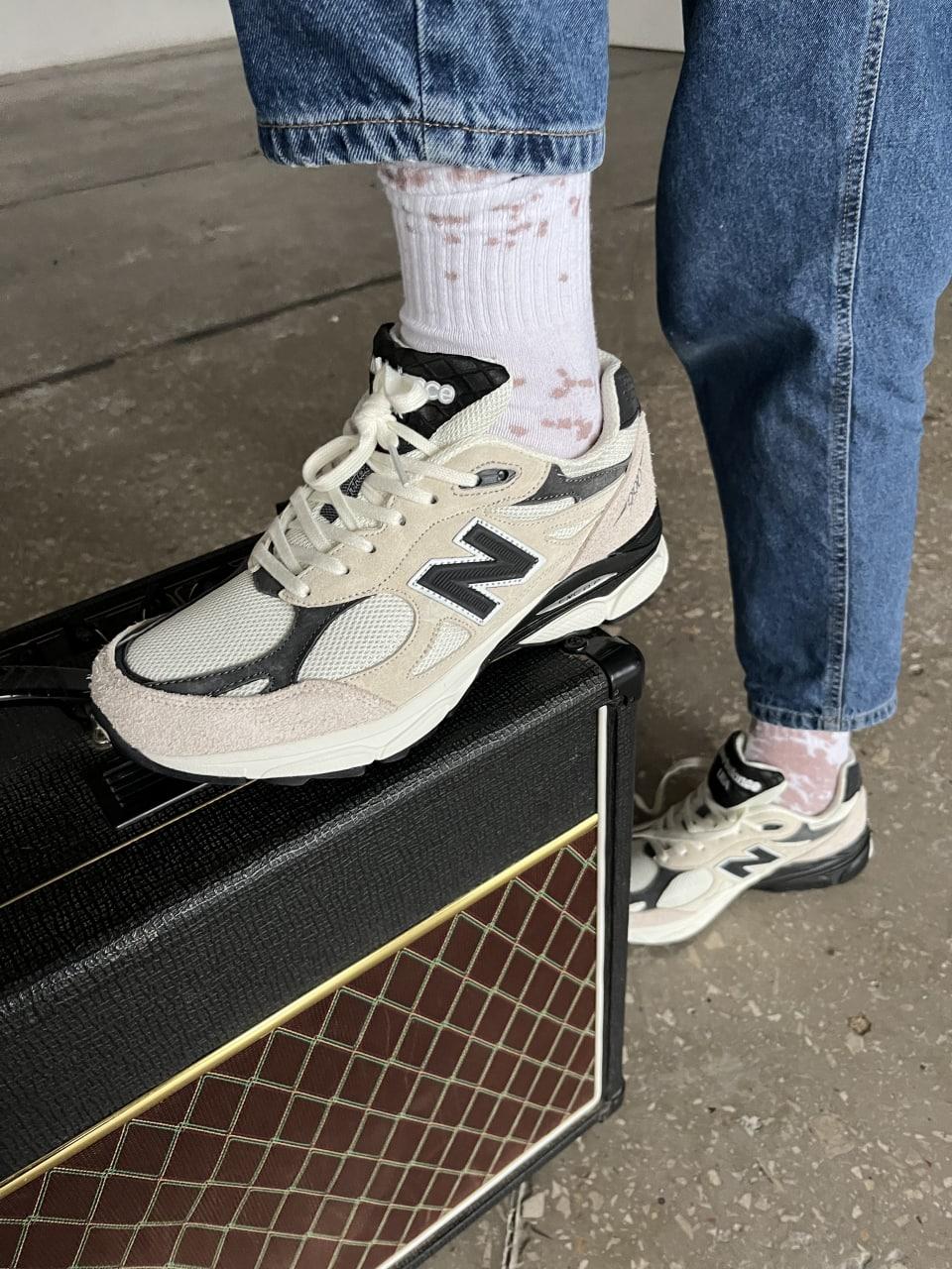 New Balance 990 Beige Black