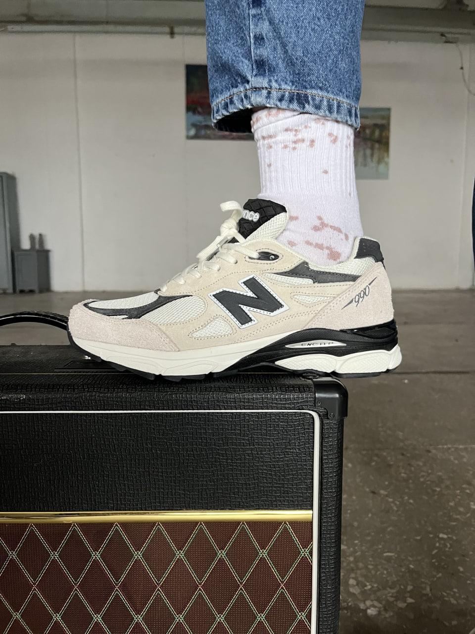 New Balance 990 Beige Black