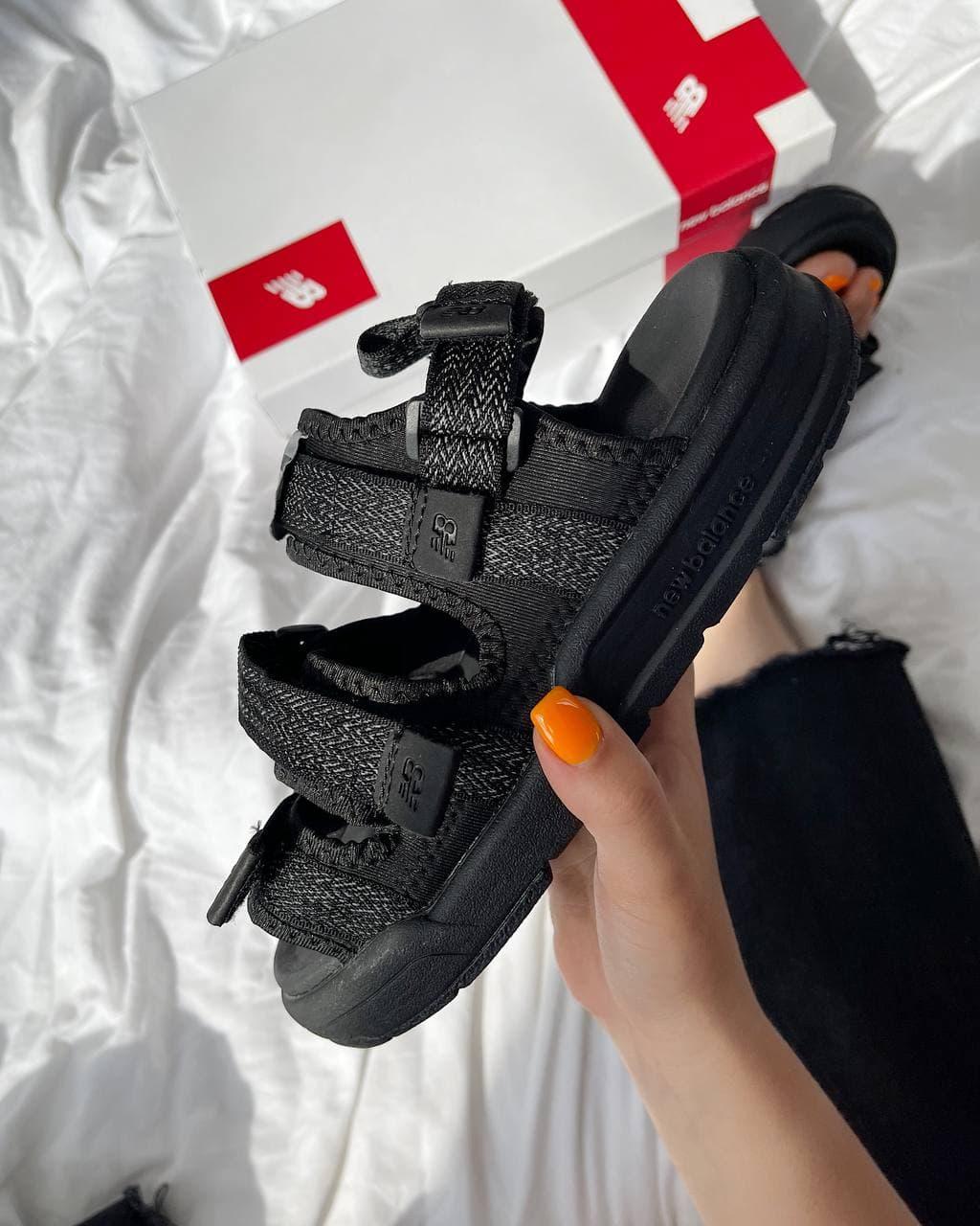 New Balance Black 3