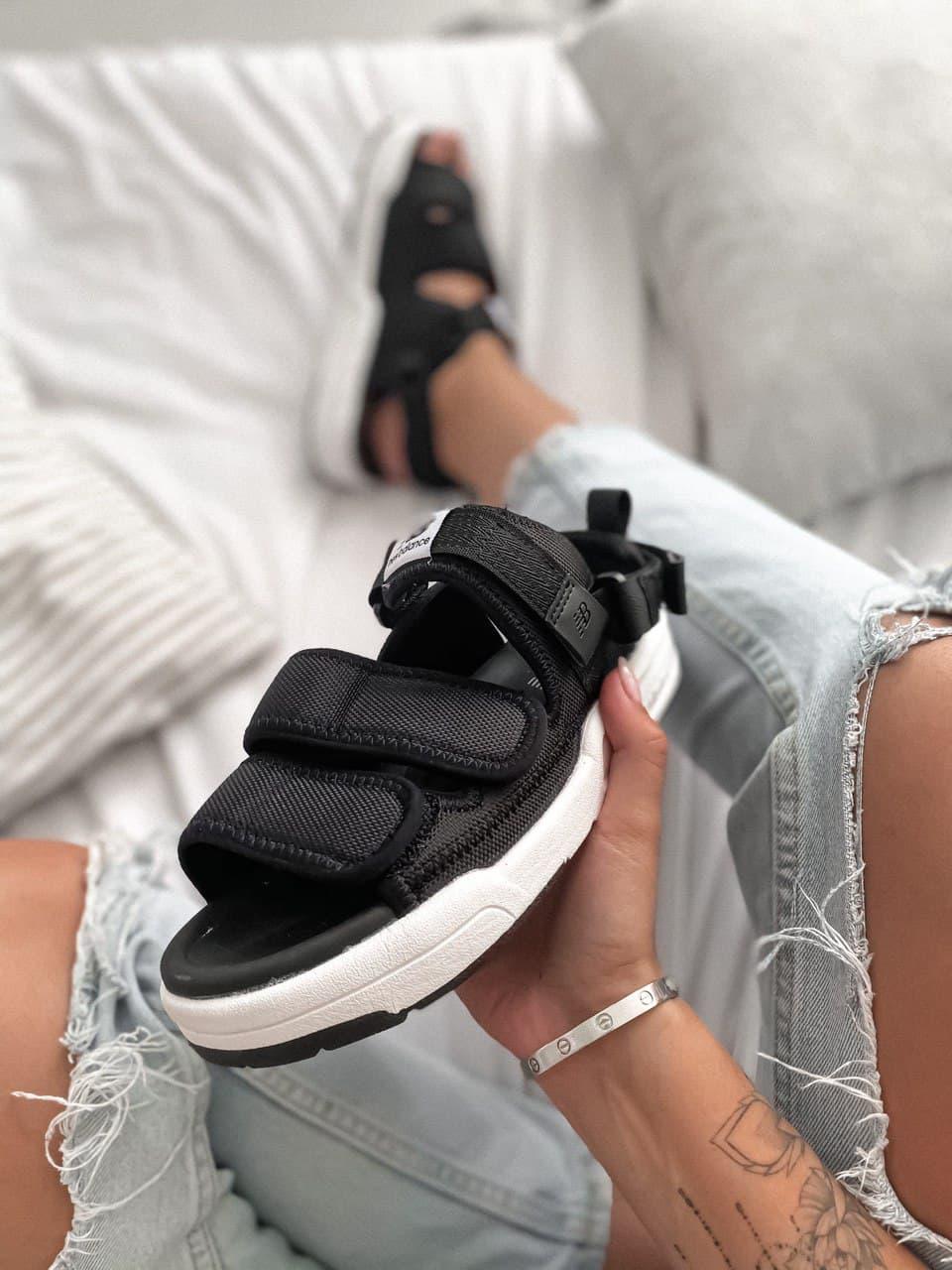 New Balance Black White 5