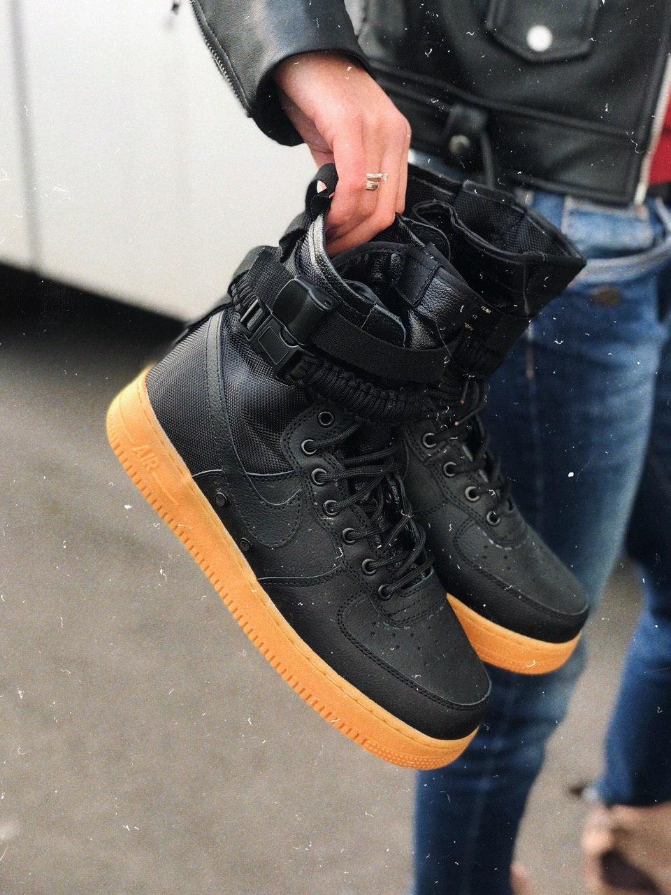 Nike Special Fled Air Force 1 Black Beige