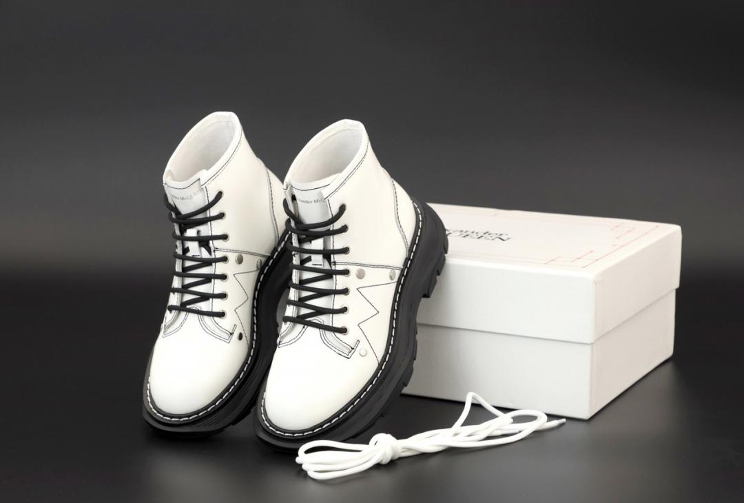 Alexander McQueen Boots Ankle White Black