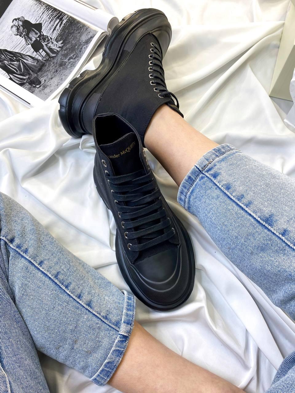 Alexander McQueen Tread Slick Black