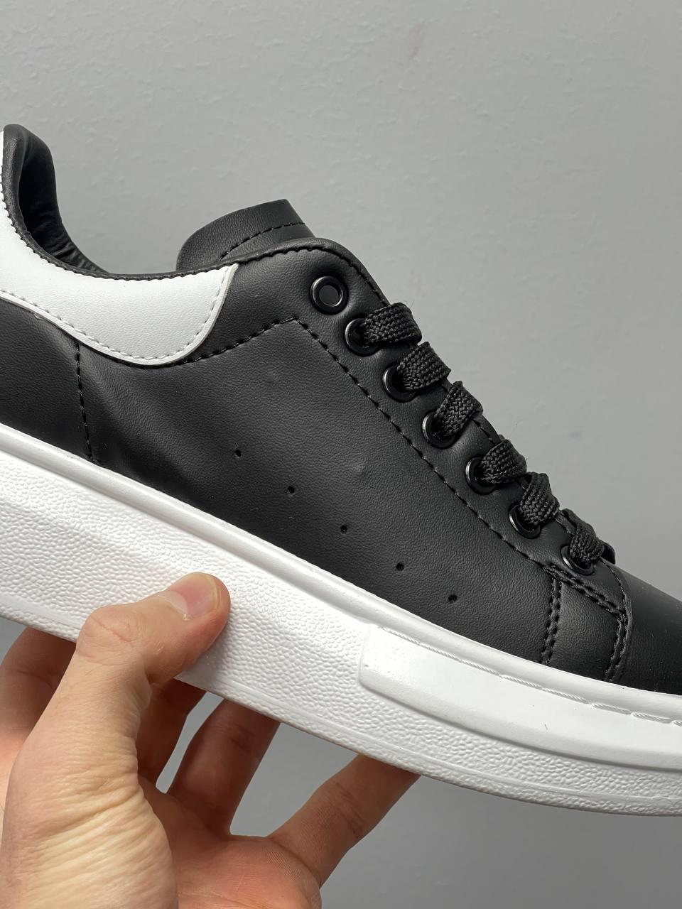 Alexander McQueen Low Black White v2