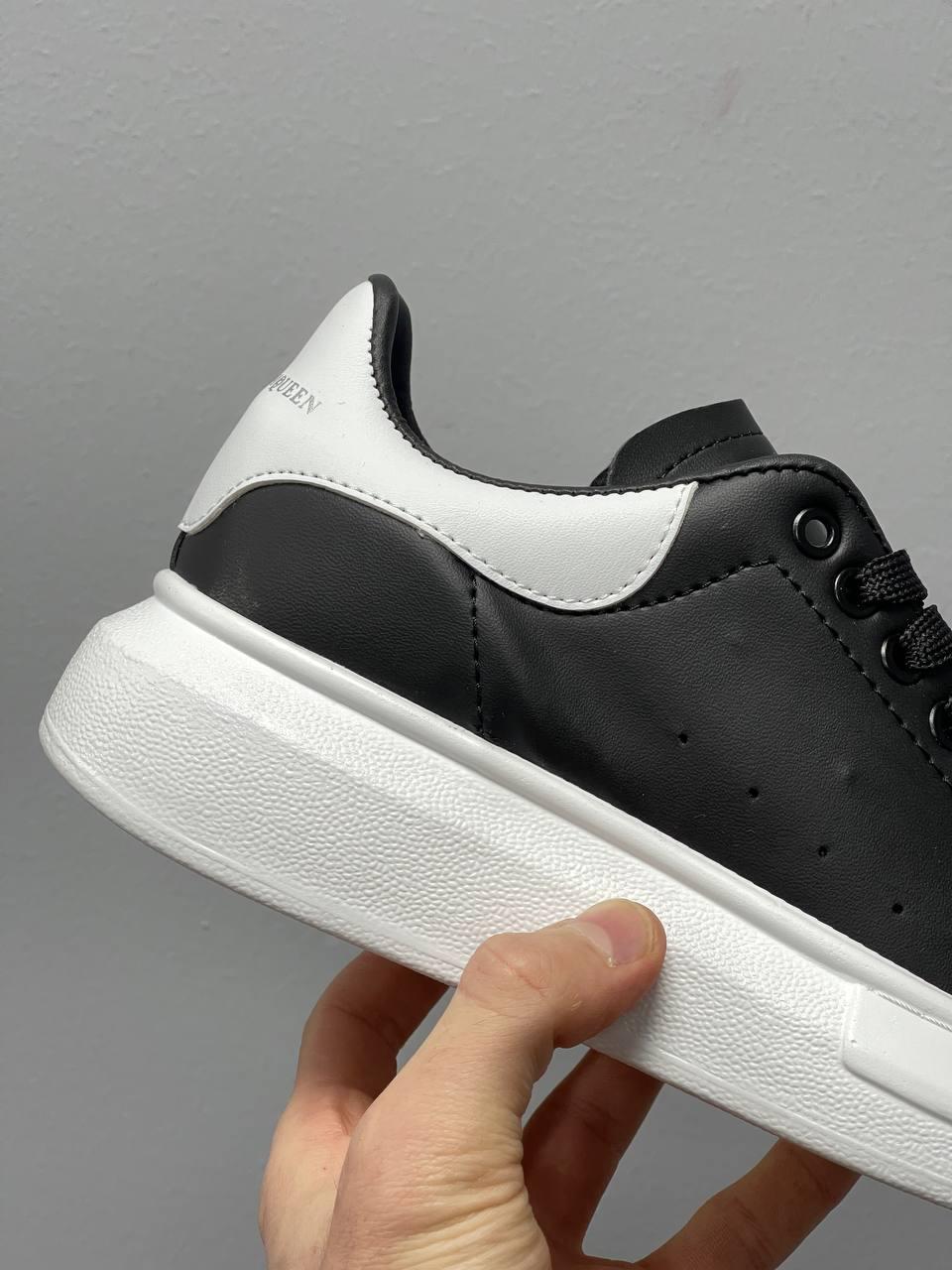 Alexander McQueen Low Black White v2