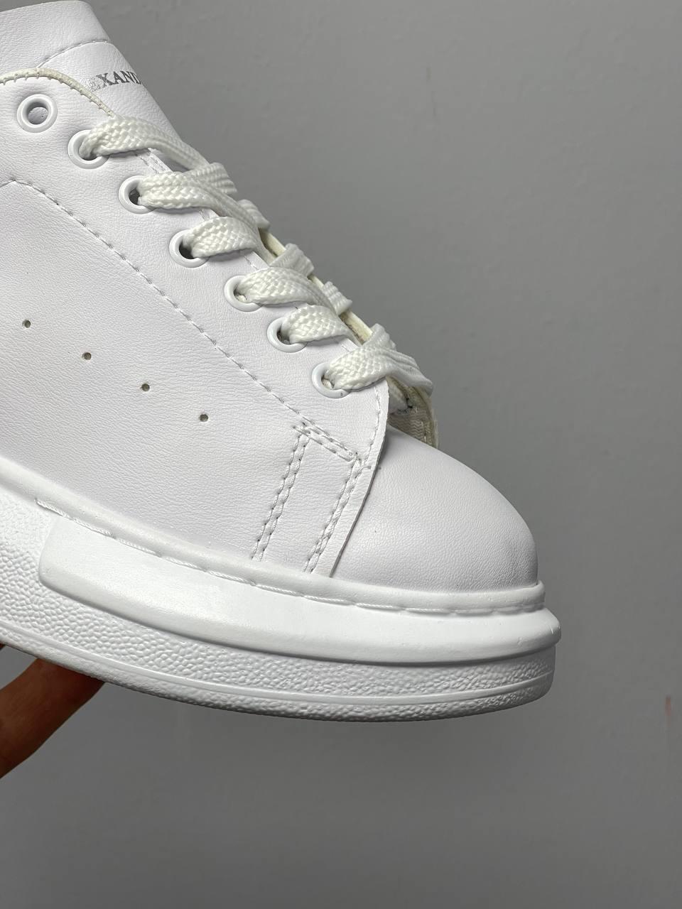 Alexander McQueen Low White Black 2.0